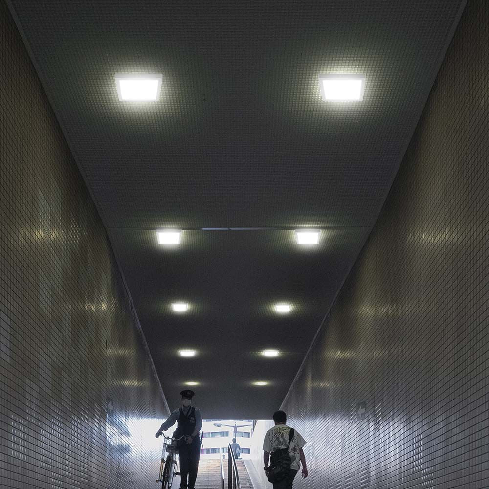 V-Tac 12W LED Loftslampe - 17 x 17cm, Hvid Kant, Inkl. Lyskilde - 1200lm, RA80, 230V, 3cm Højde