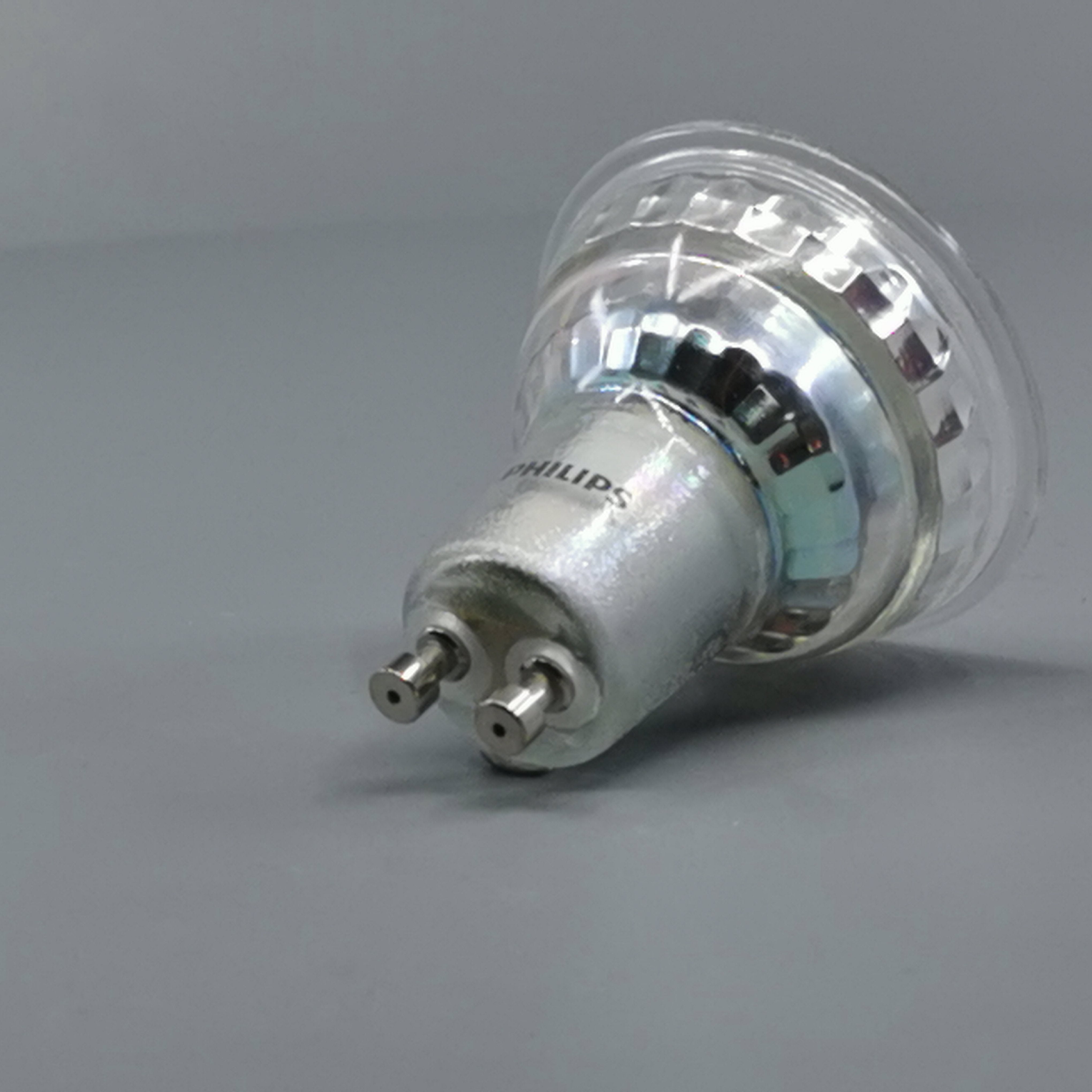 Philips CorePro LED pære 3,5W 2700K 230Lm GU10 36º