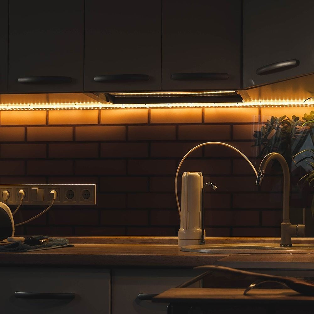 V-Tac 18W/m LED strip - høj lumens - 5m, IP20, 240LED, 12V, 3000lm, RA80