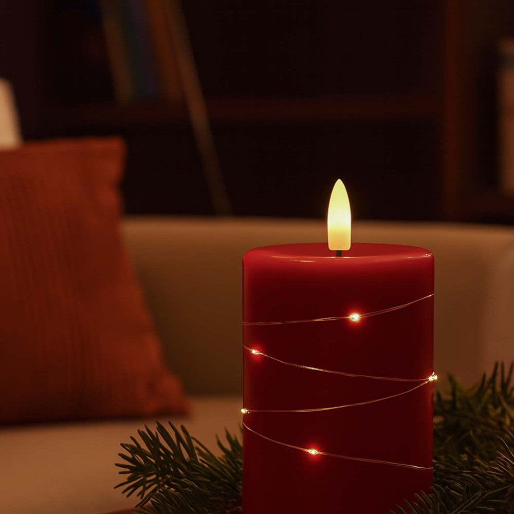 LED Bloklys med lyskæde, flammeeffekt, rød stearin, 10cm høj, Ø7,5cm, fjernbetjening