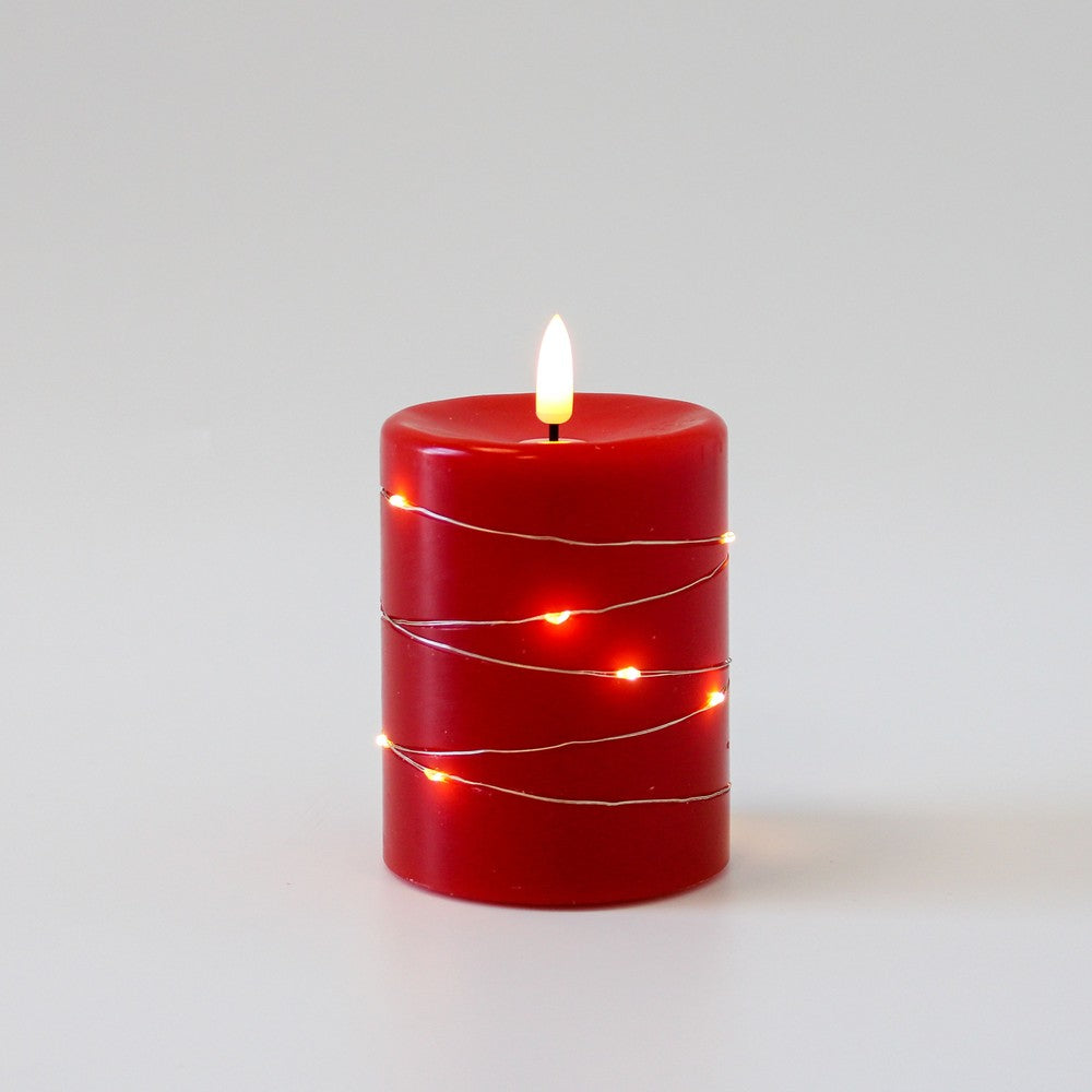 LED Bloklys med lyskæde, flammeeffekt, rød stearin, 10cm høj, Ø7,5cm, fjernbetjening