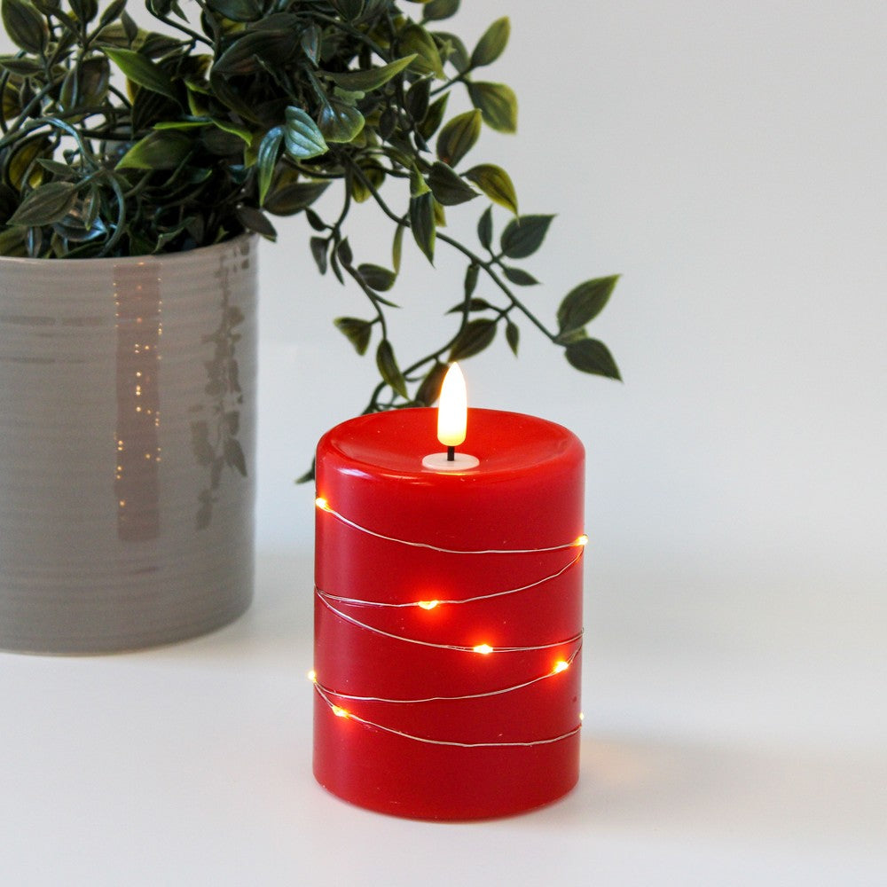LED Bloklys med lyskæde, flammeeffekt, rød stearin, 10cm høj, Ø7,5cm, fjernbetjening