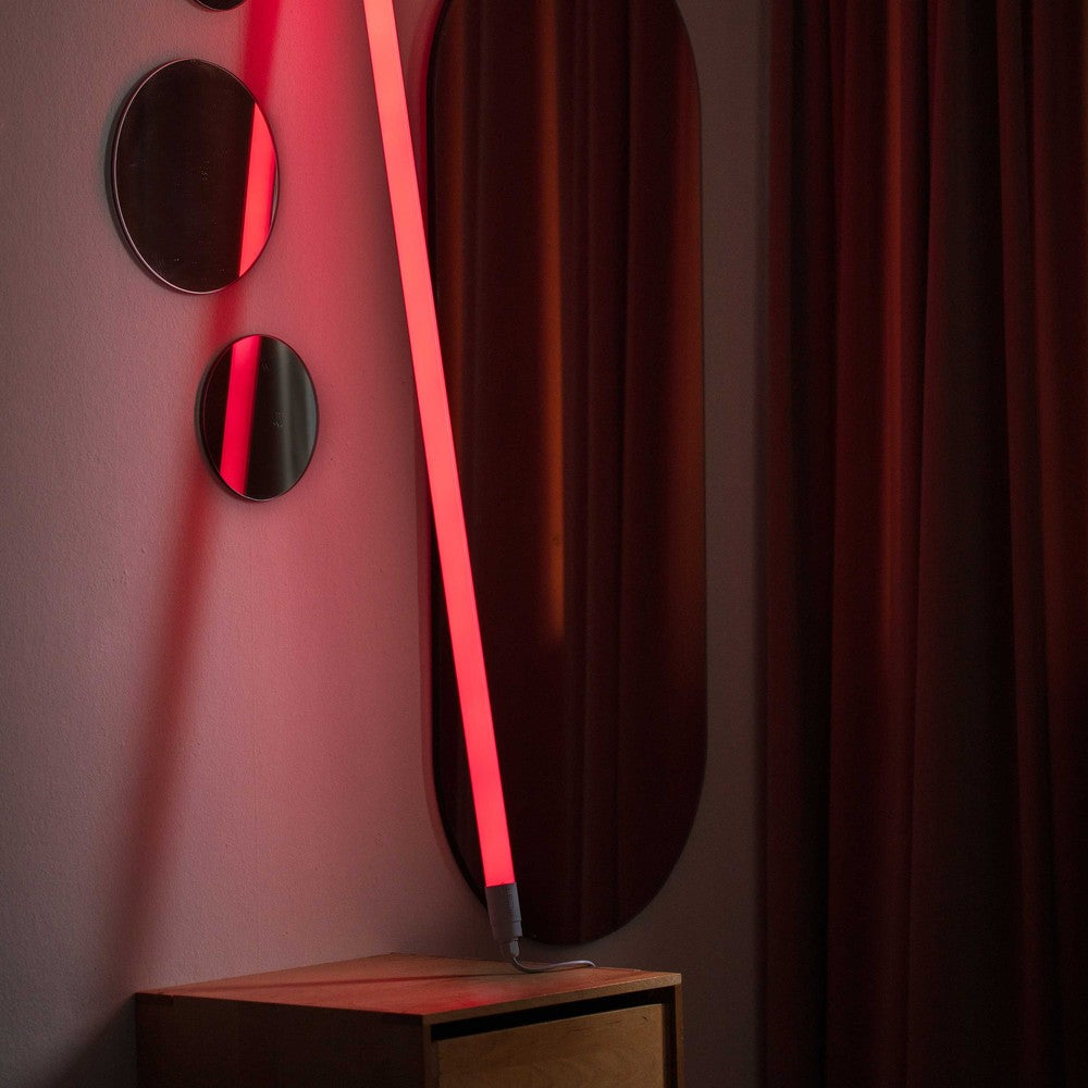 LEDlife Neon Tube LED 120 cm, Rød - Designer rør inkl. ledning