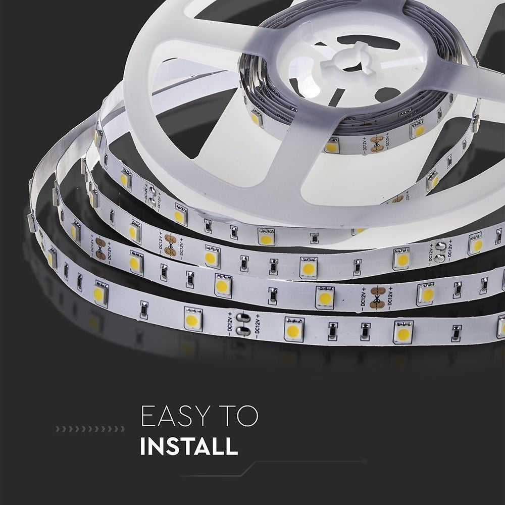 30 stk. LED-stribelys med en effekt på 4.8W, varm hvidt lys (3000K) og beskyttelsesklasse IP20