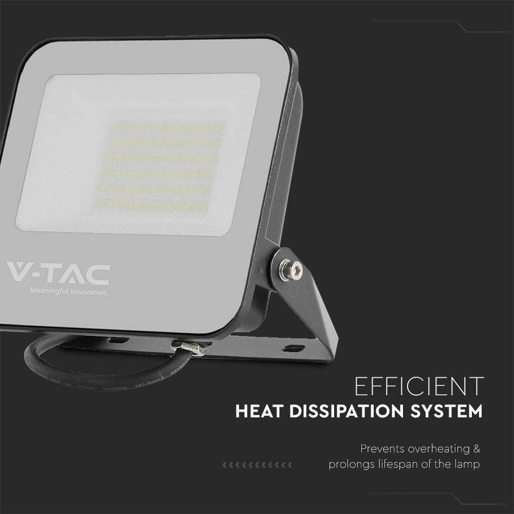 50W LED projektør med sort hus og gråt glas – 4000K, 8000lm, RA70, IP65, V-Tac Pro serie med 5 års garanti