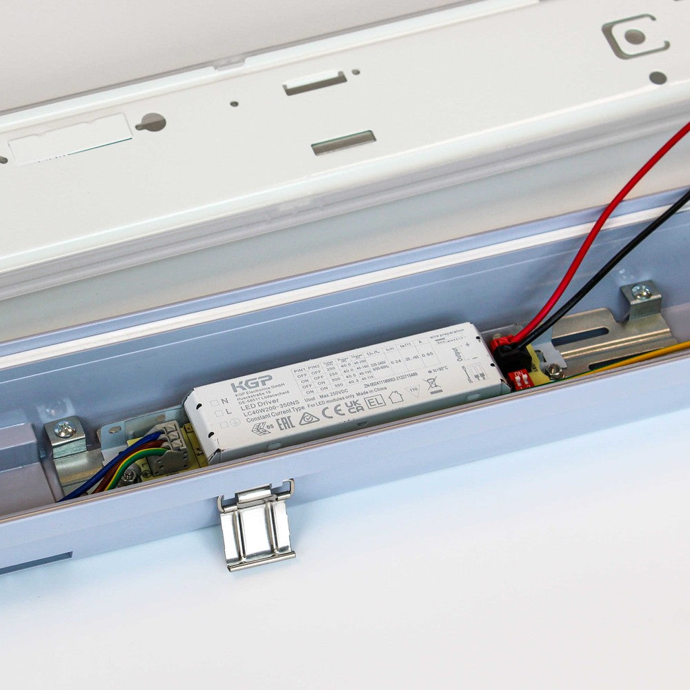 120 cm HiCRI Armatur - RA90, 40W, Gennemfortrådet, IP65, 5100lm