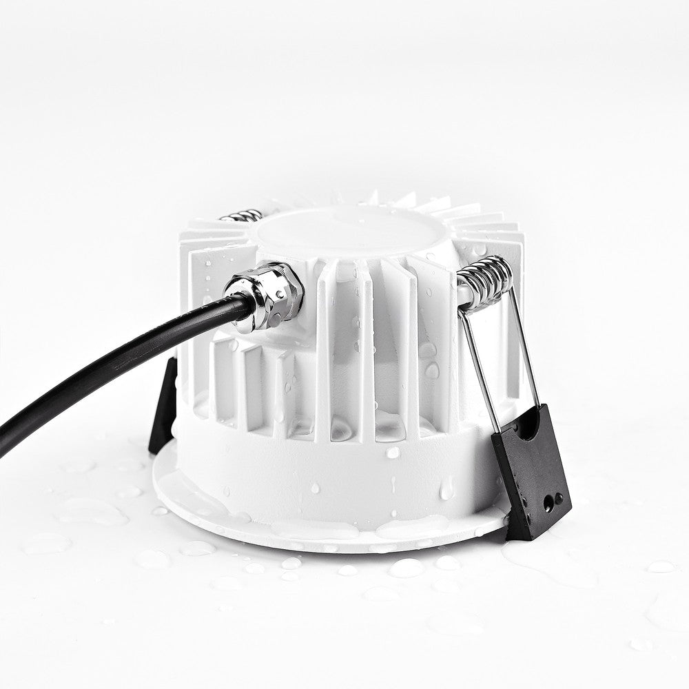 Dæmpbar hvid kant indbygningsspot 10W, Ø7,5 cm hul, Ø8,5 cm, 230V, RA99, 900lm, IP54