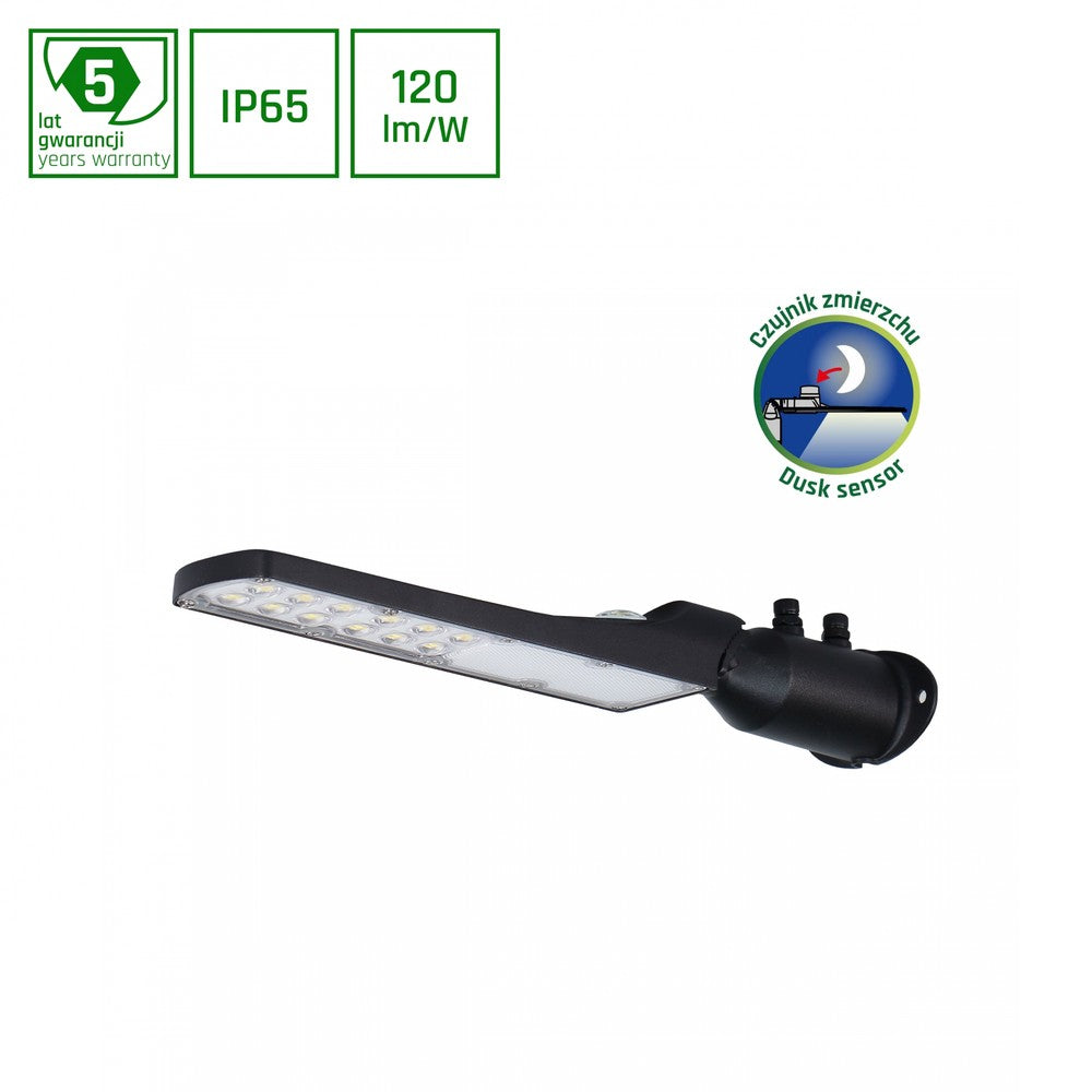 Slim 30W LED gadelampe - Neutral hvid, 230V, 140/85°, IP65, 423x109x76mm, sort, Skumringssensor.