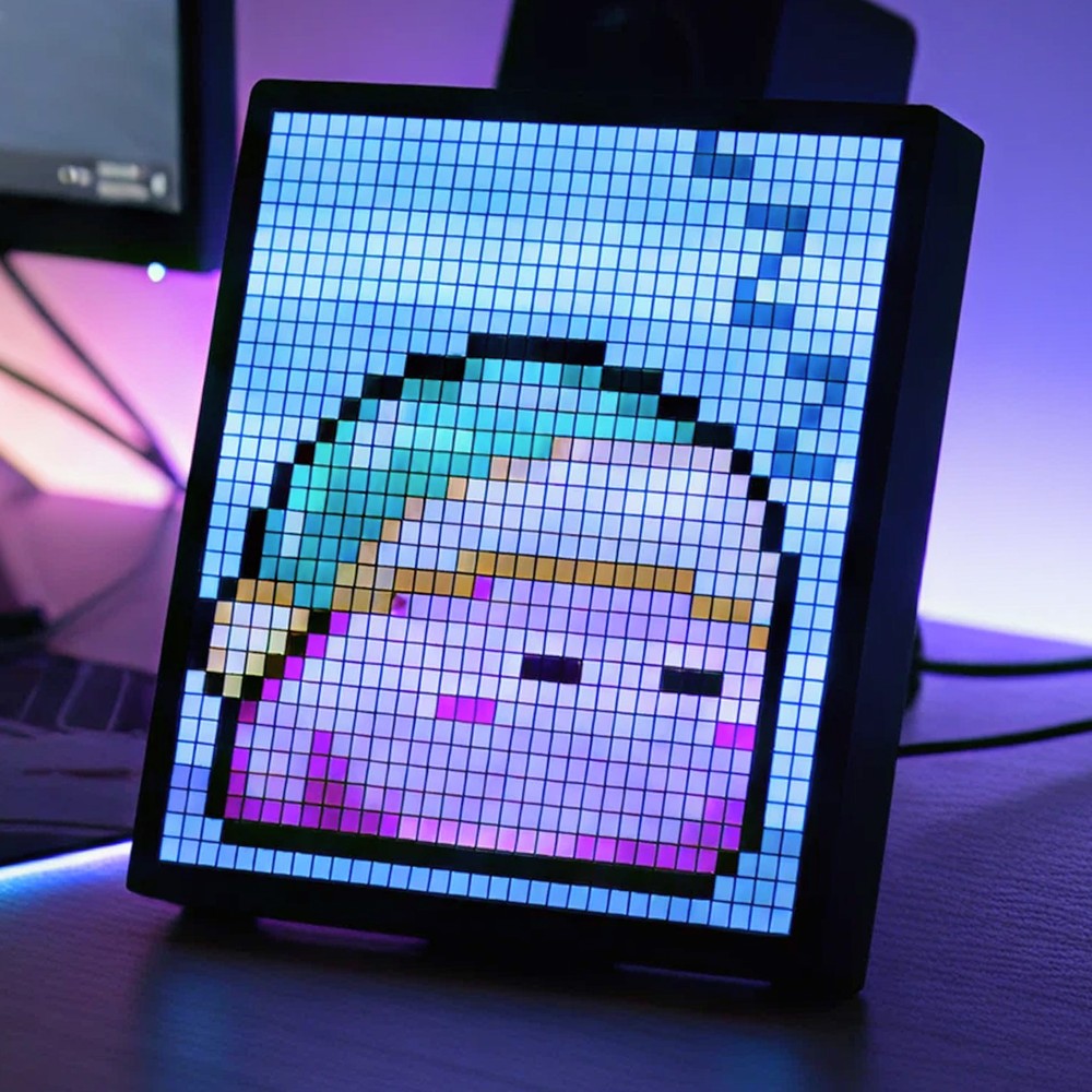 32x32 Pixel Bluetooth LED Display med 10W Effekt og 5V USB Input - Perfekt til brugervenlig visning og tilslutning.