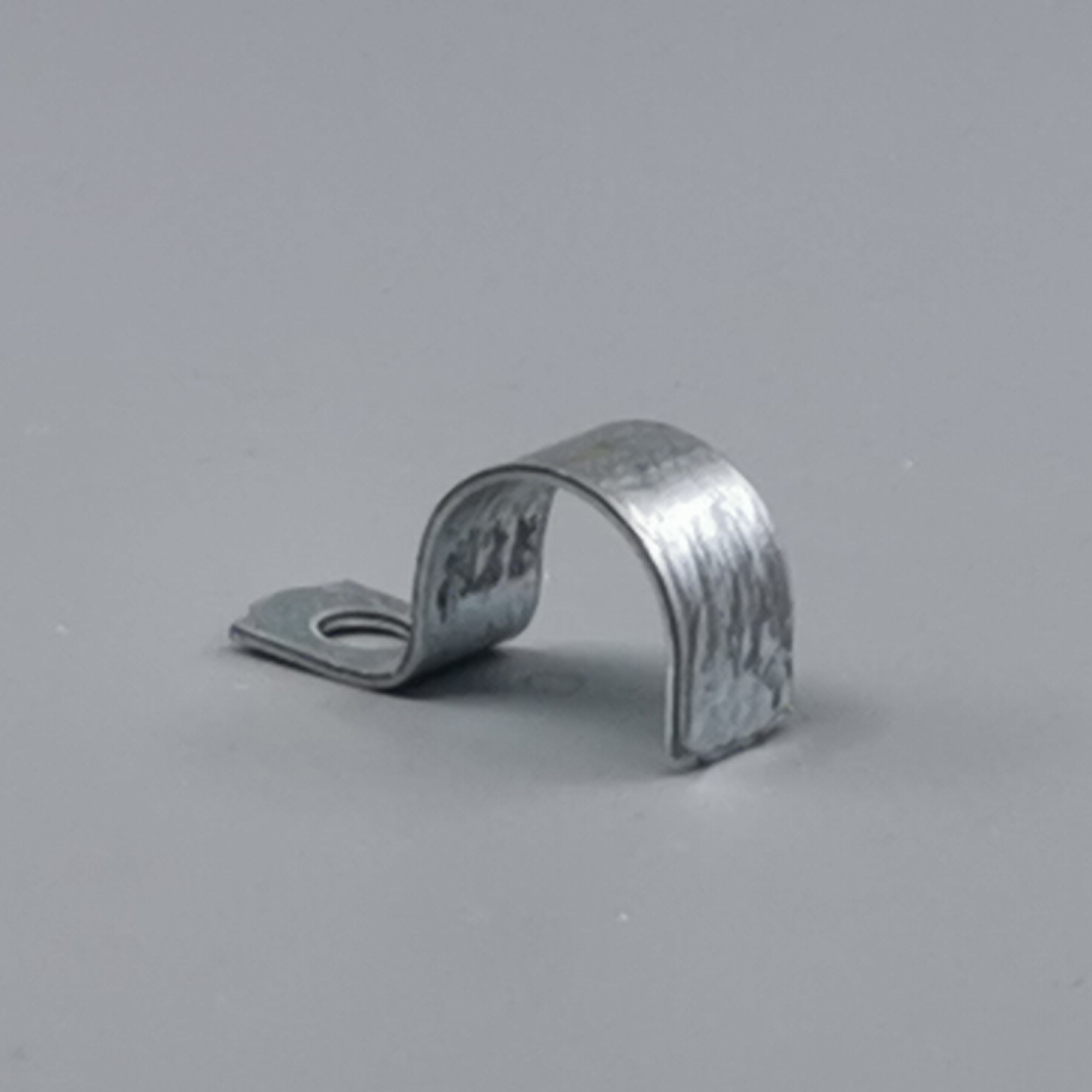 Kabelbøjle 16mm 1 lap forzinket - pr. stk.