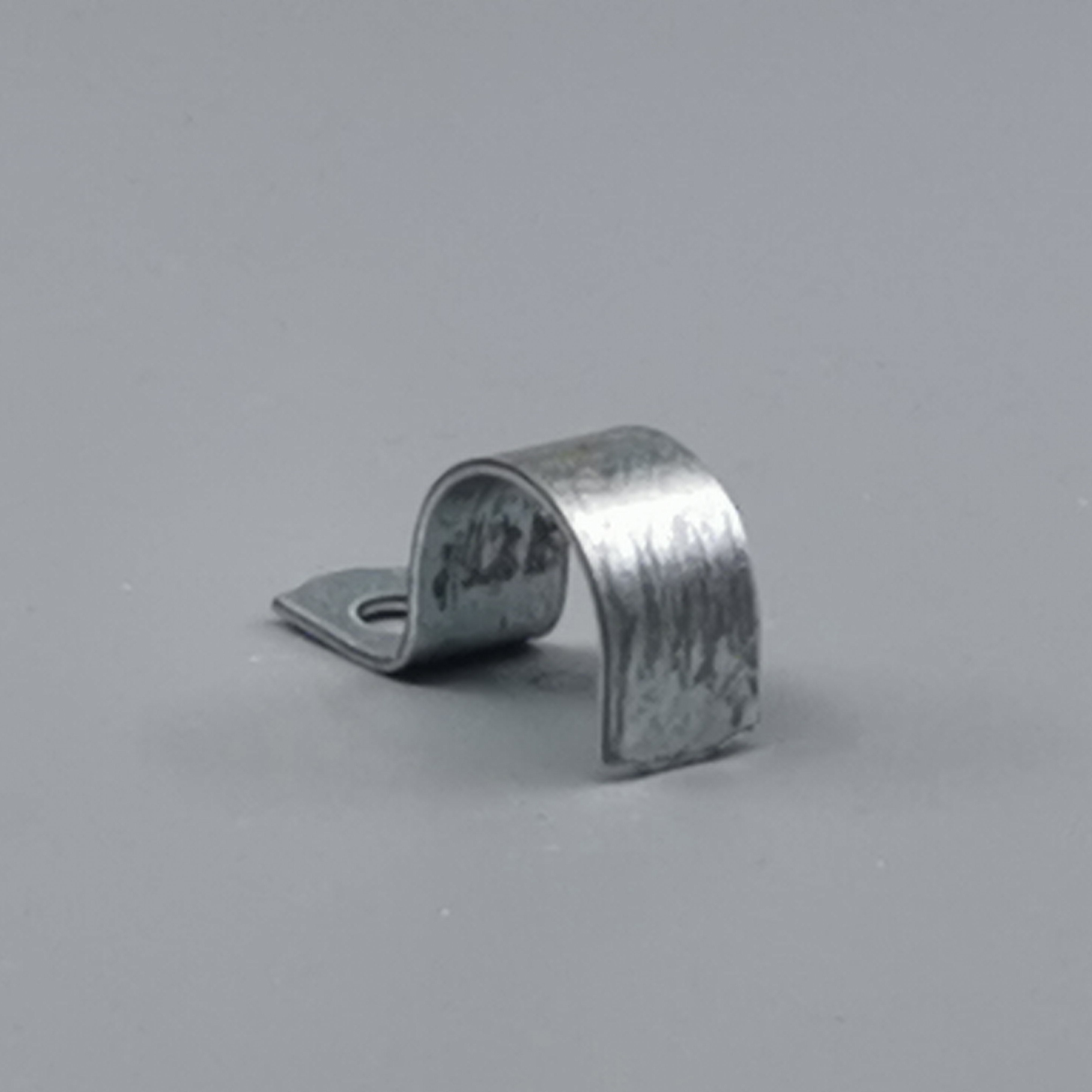 Kabelbøjle 16mm 1 lap forzinket - pr. stk.