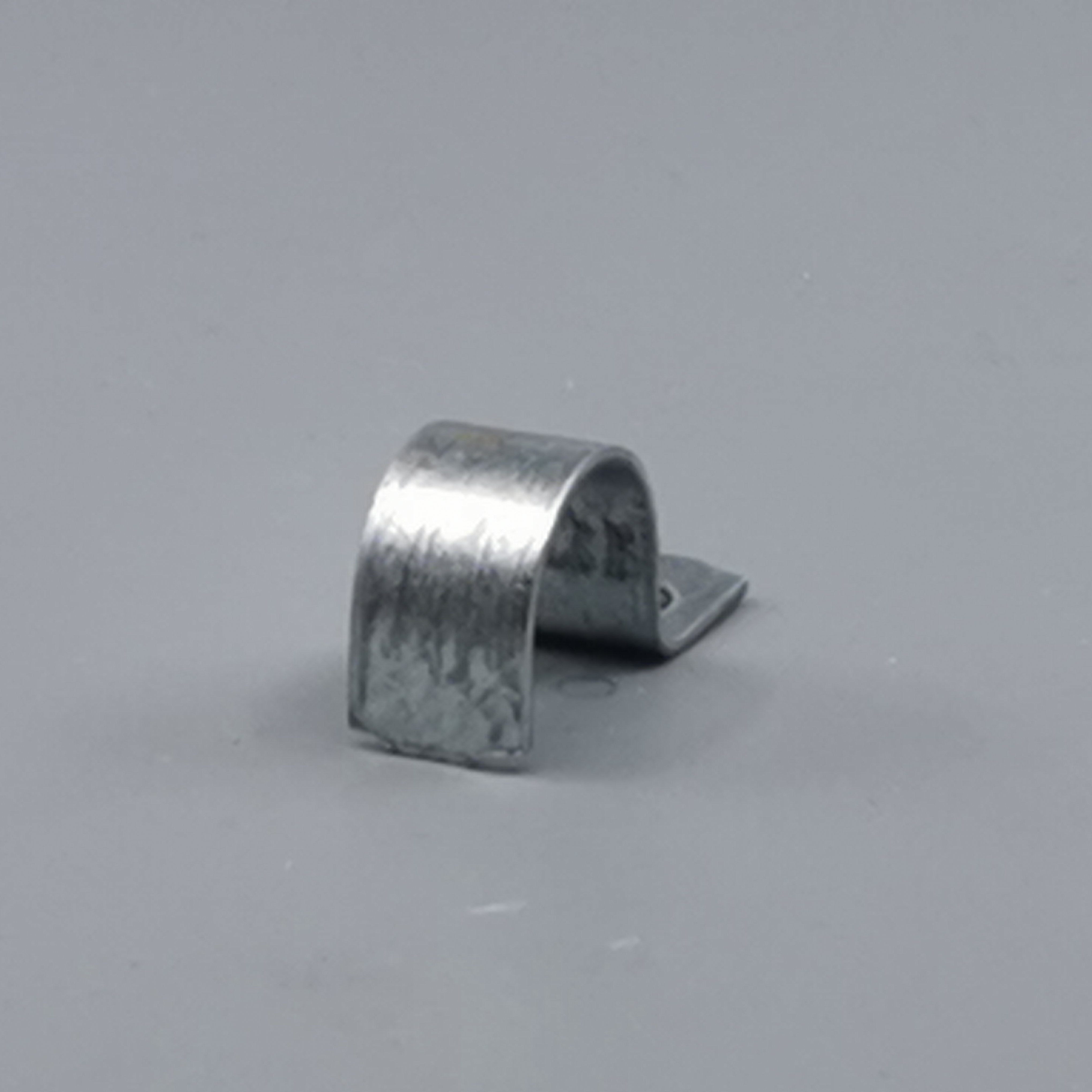 Kabelbøjle 16mm 1 lap forzinket - pr. stk.