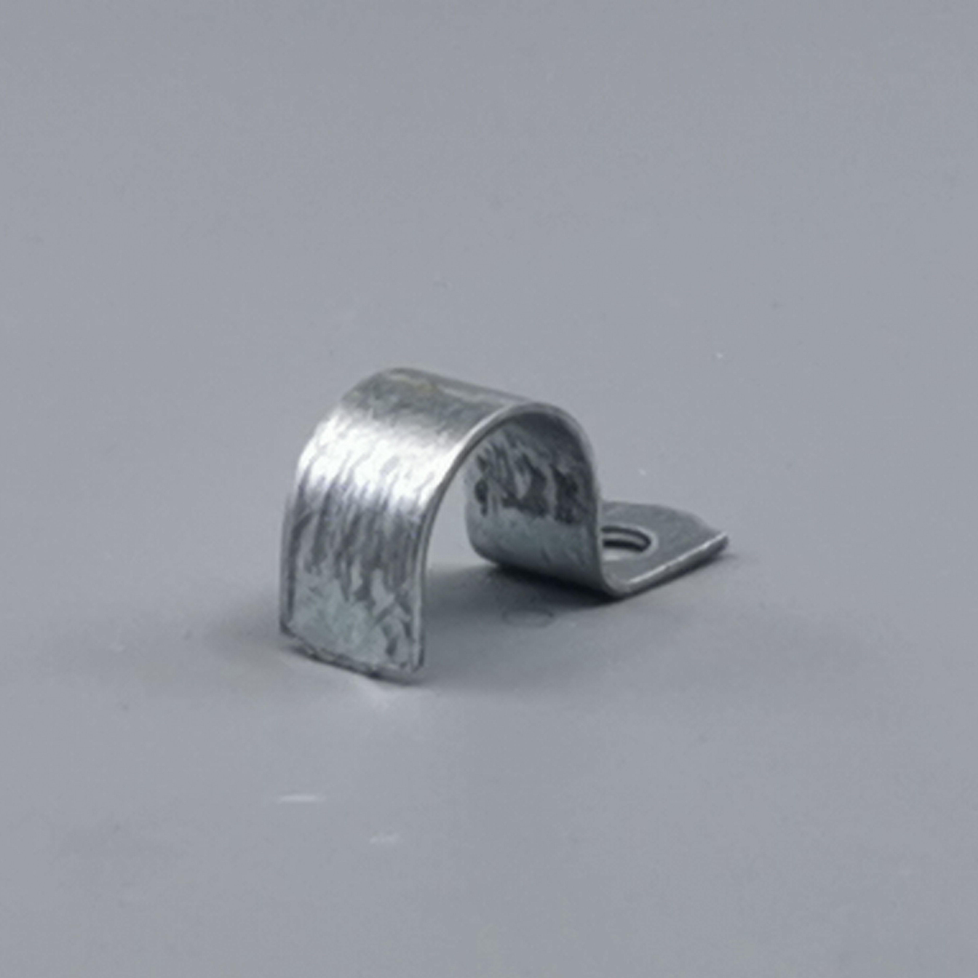 Kabelbøjle 16mm 1 lap forzinket - pr. stk.