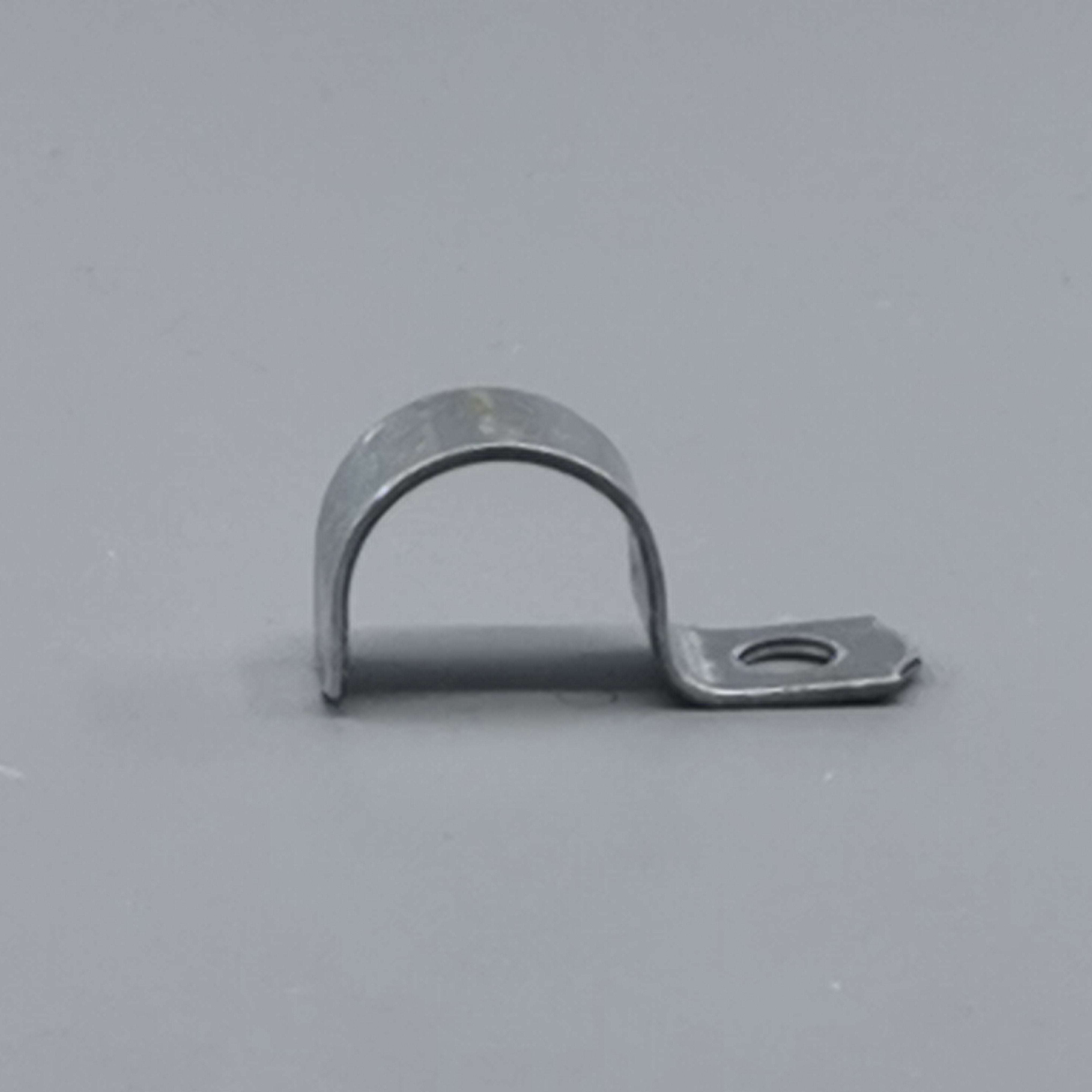 Kabelbøjle 16mm 1 lap forzinket - pr. stk.