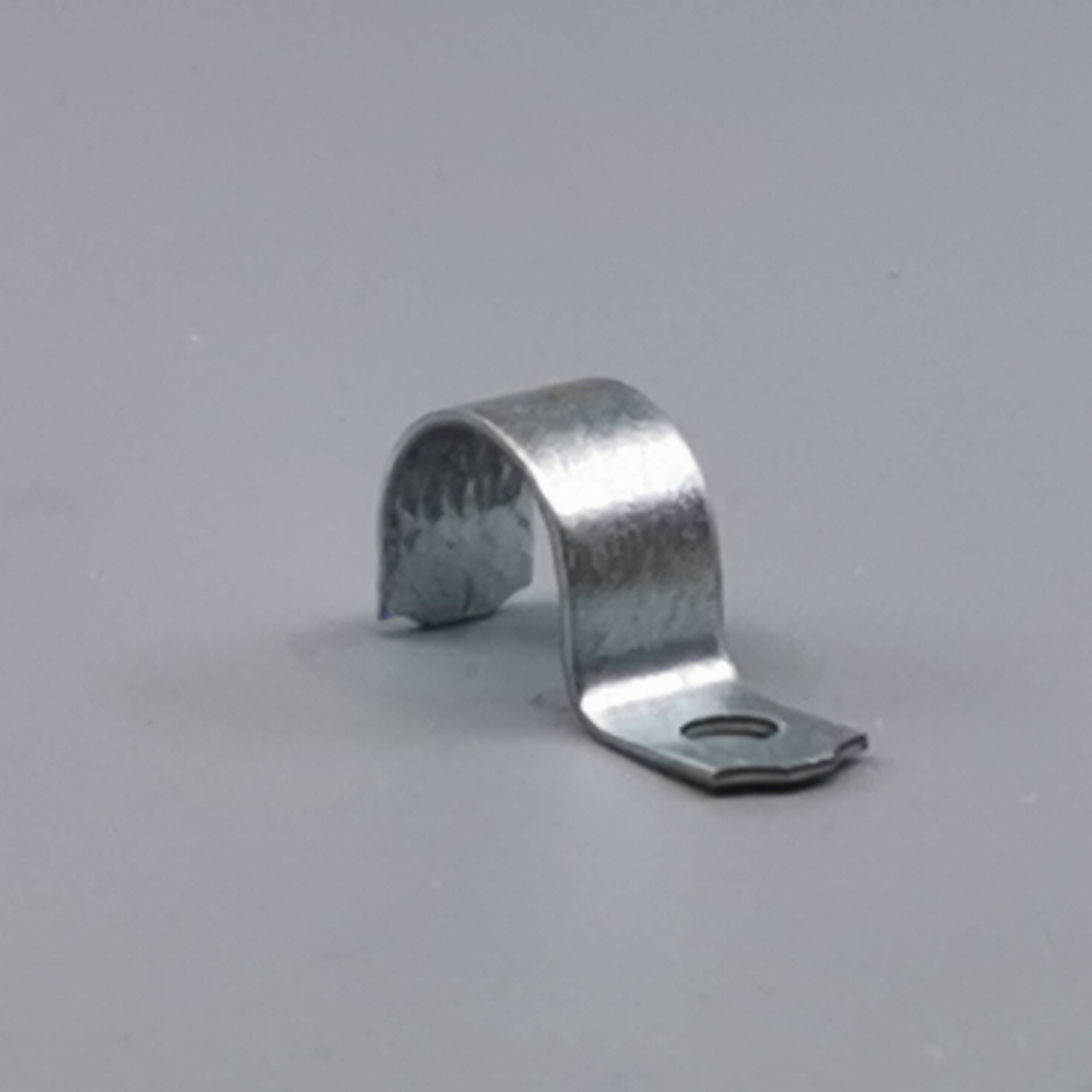 Kabelbøjle 16mm 1 lap forzinket - pr. stk.