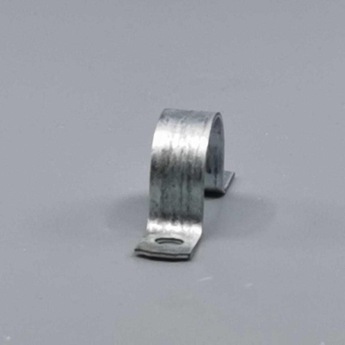 Kabelbøjle 20mm 2 lap forzinket - pr. stk. (360° frame 8)
