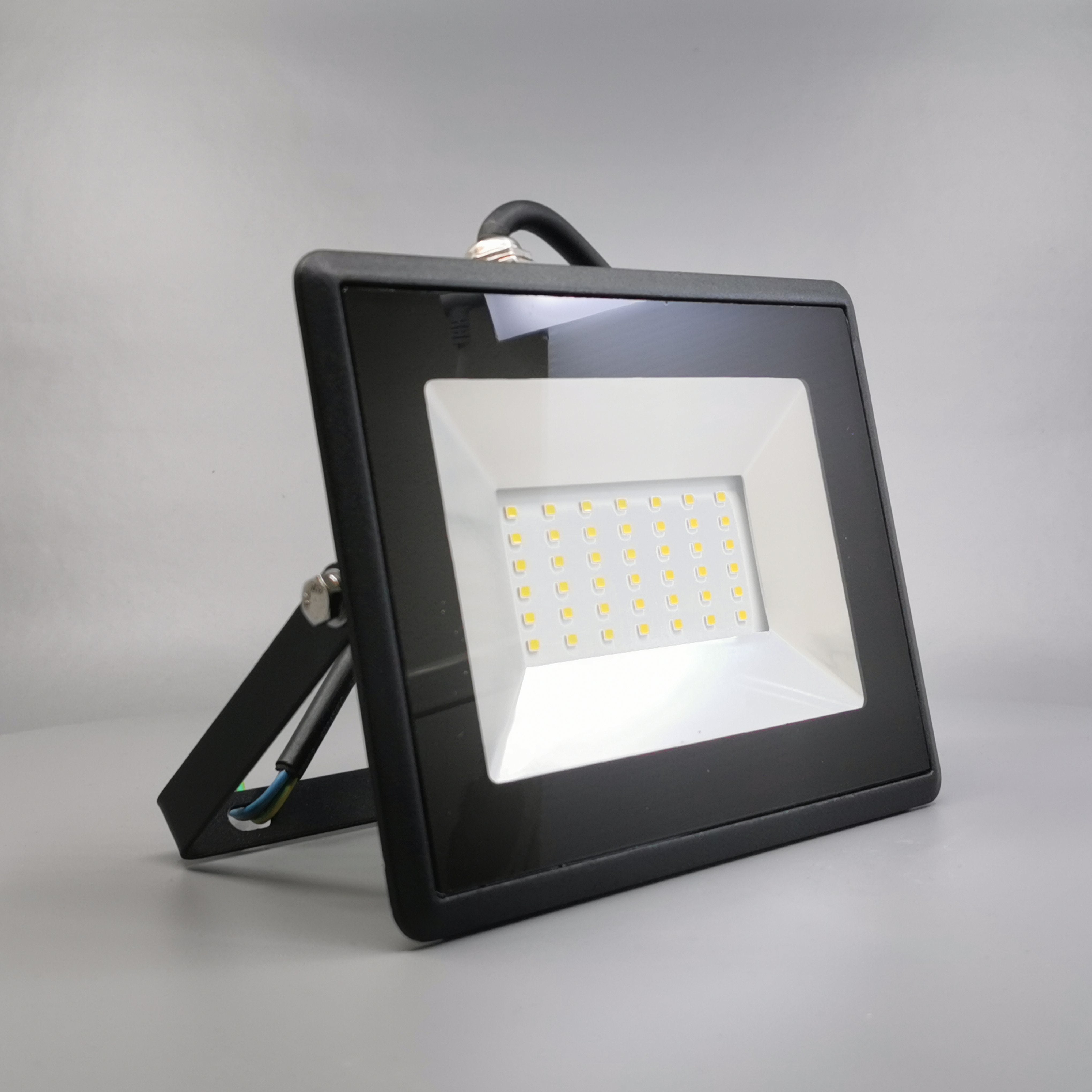 30W LED projektør 4000K 2550Lm sort