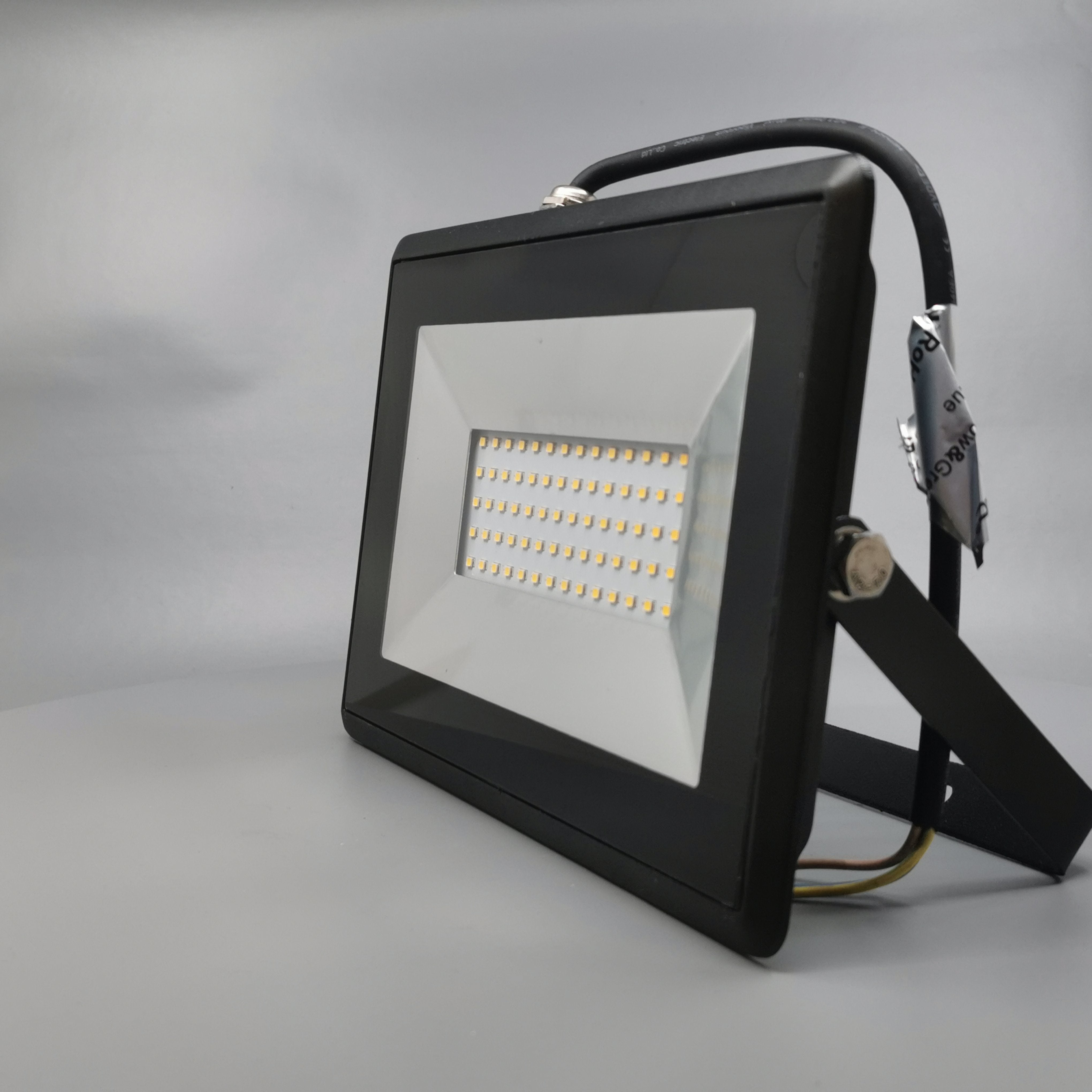 50W LED projektør 3000K 4250Lm sort