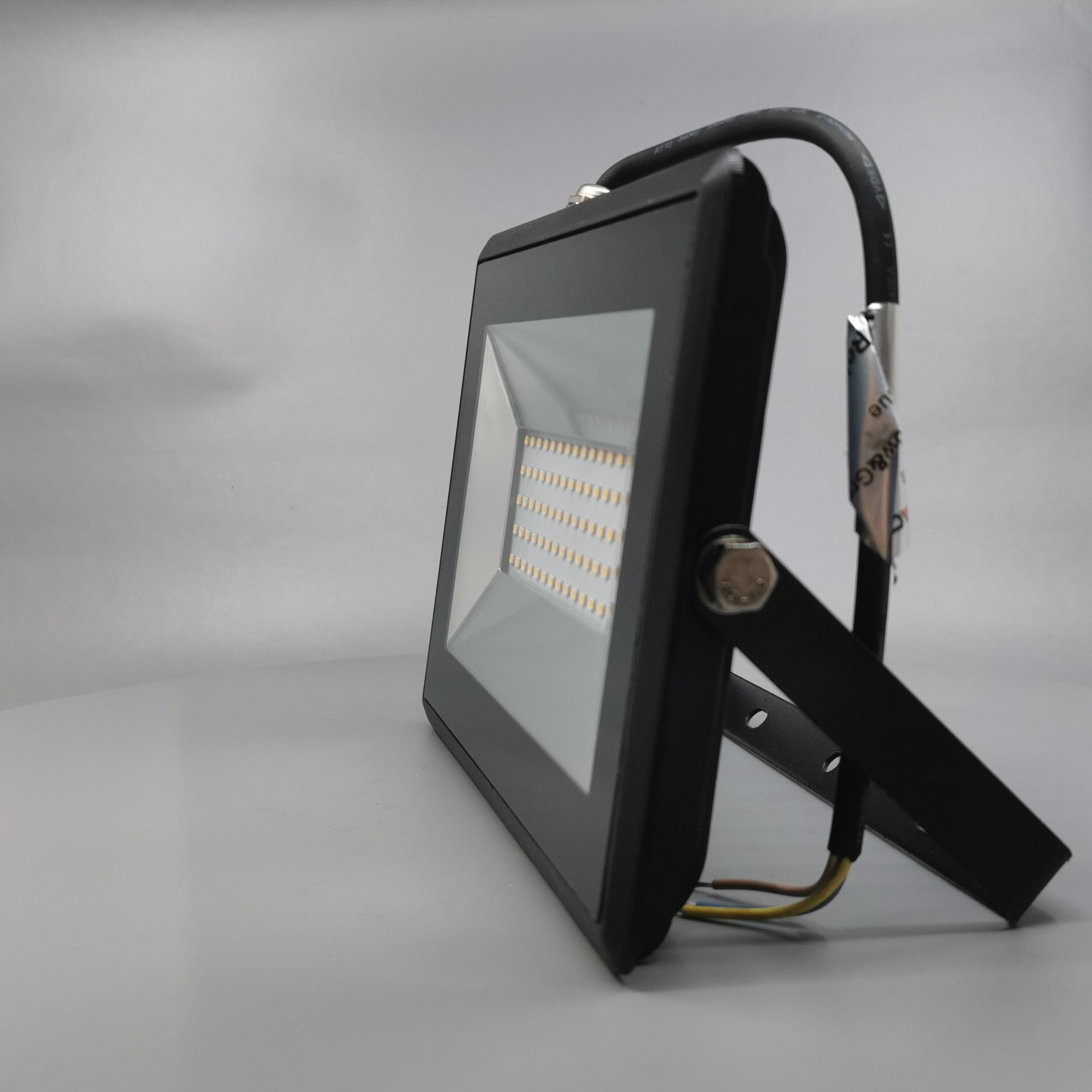 50W LED projektør 3000K 4250Lm sort