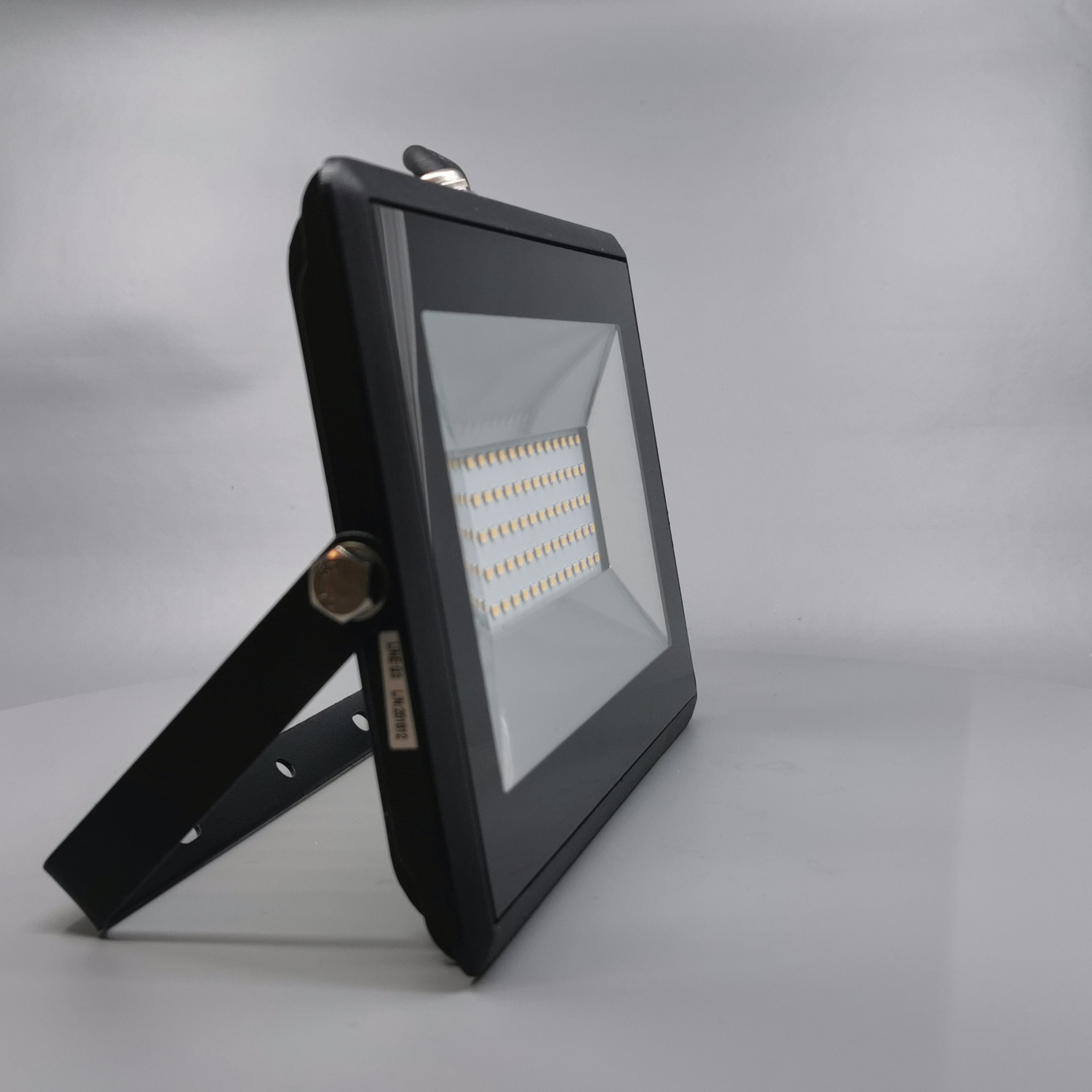 50W LED projektør 3000K 4250Lm sort