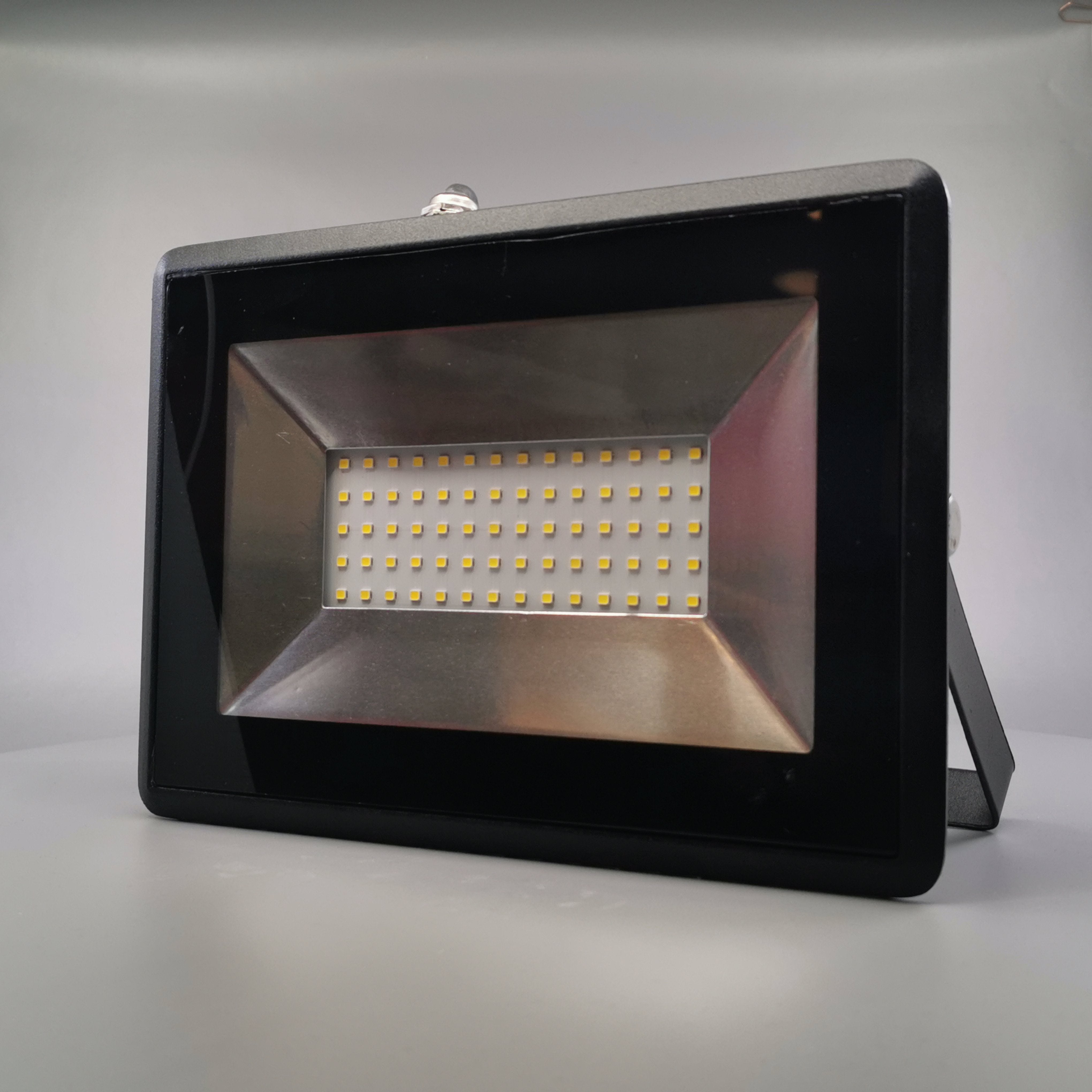 50W LED projektør 4000K 4250Lm sort