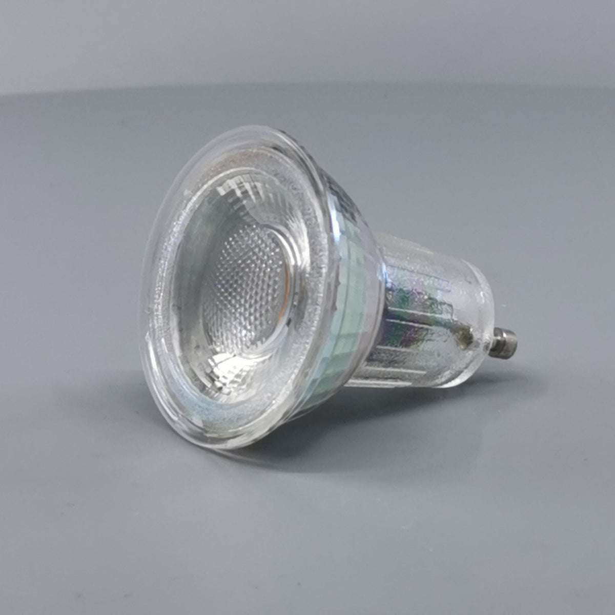 Diolux 4,7W GU10 3-trinsdæmpbar LED pære 3000K 38°