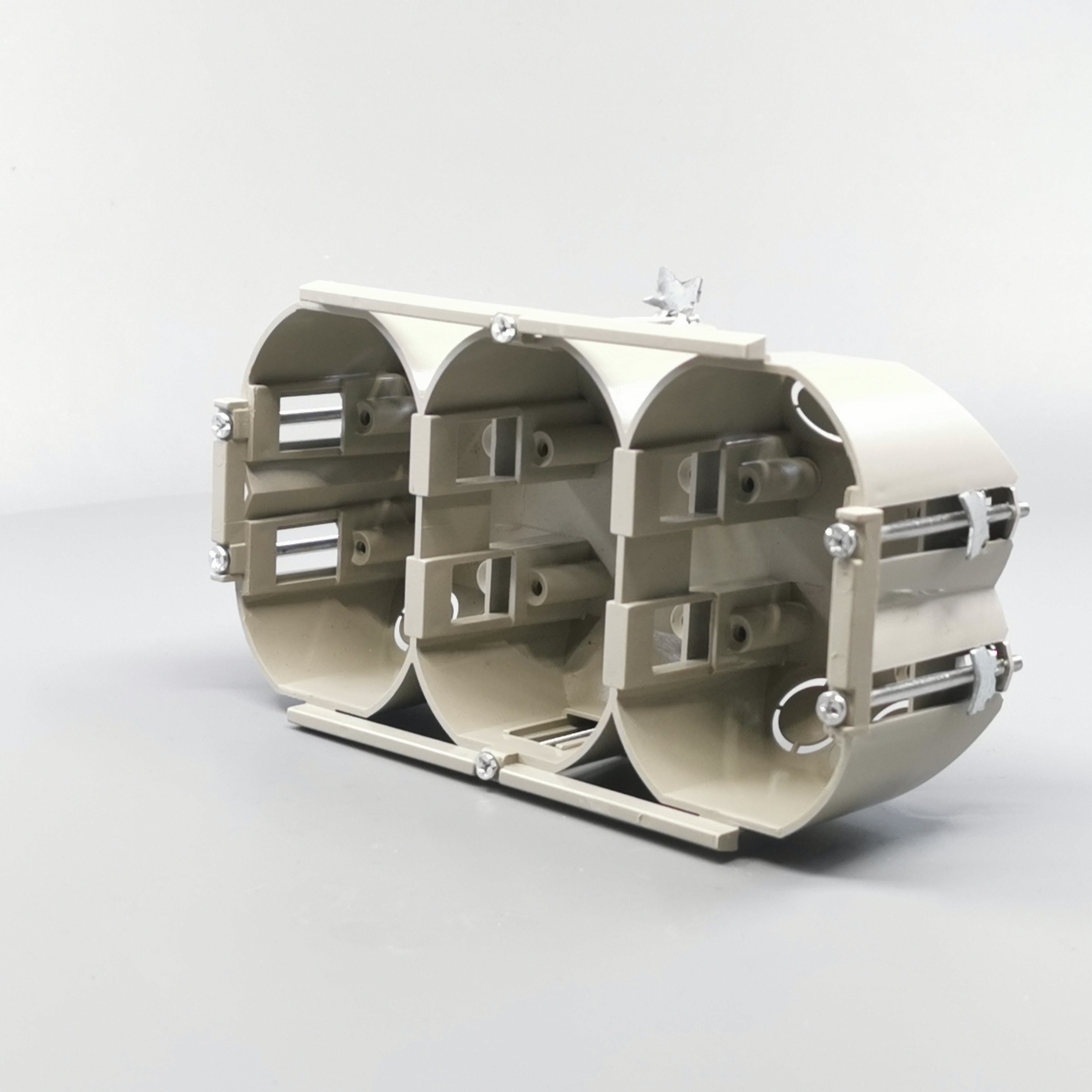 Kennig forfradåse 3x1½ modul