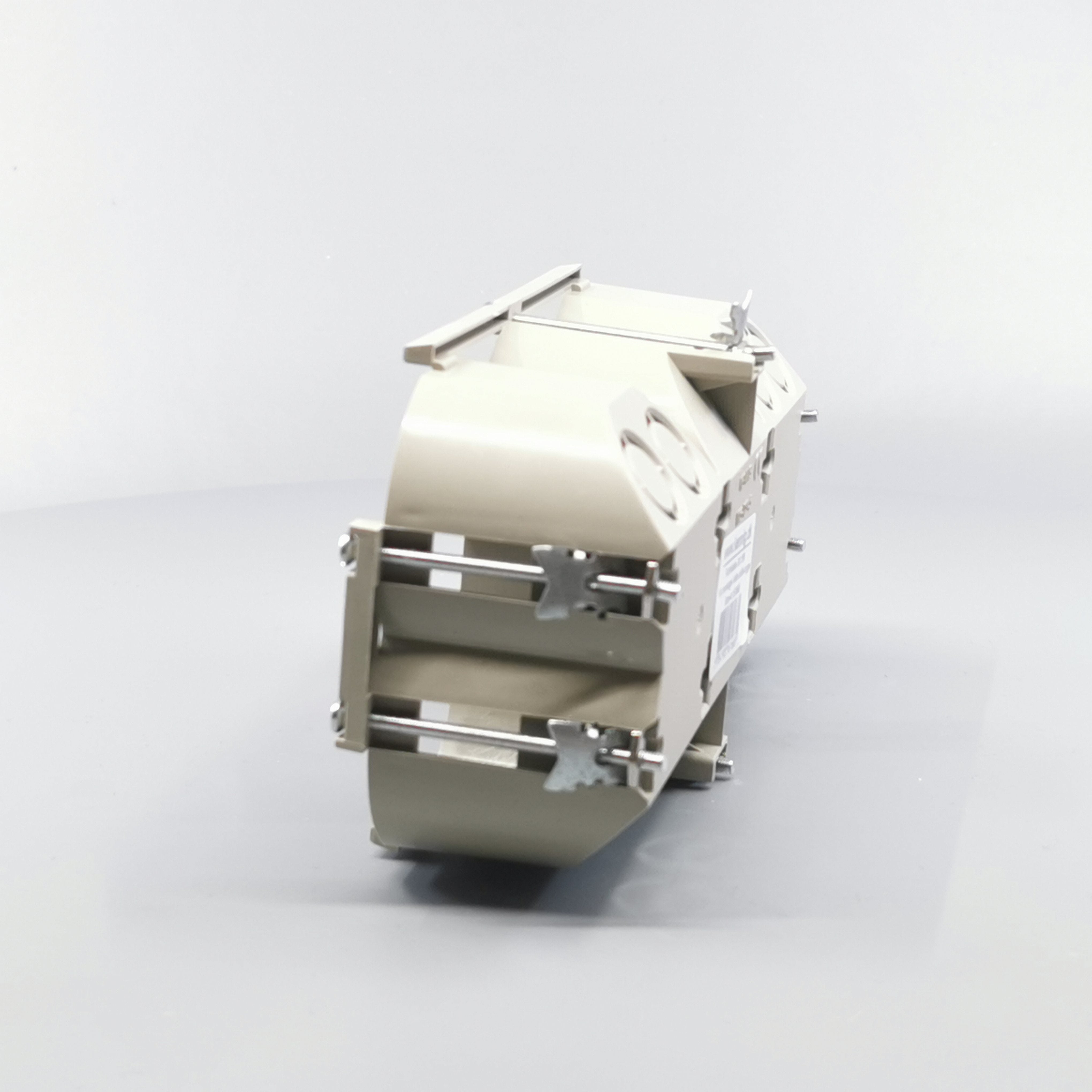 Kennig forfradåse 3x1½ modul