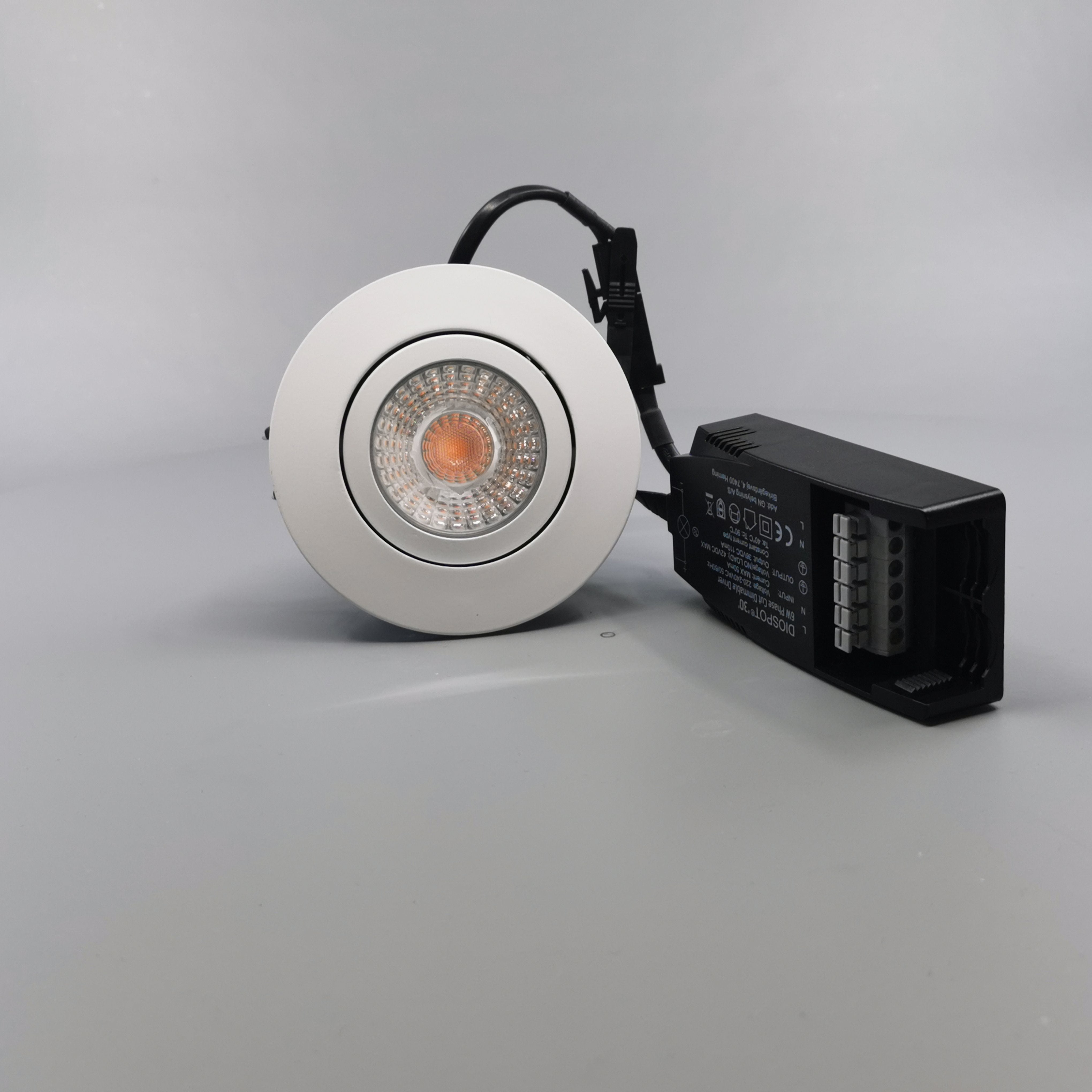 Diospot 30 V.2 6W 2700K 38° dæmpbar 32mm rund hvid