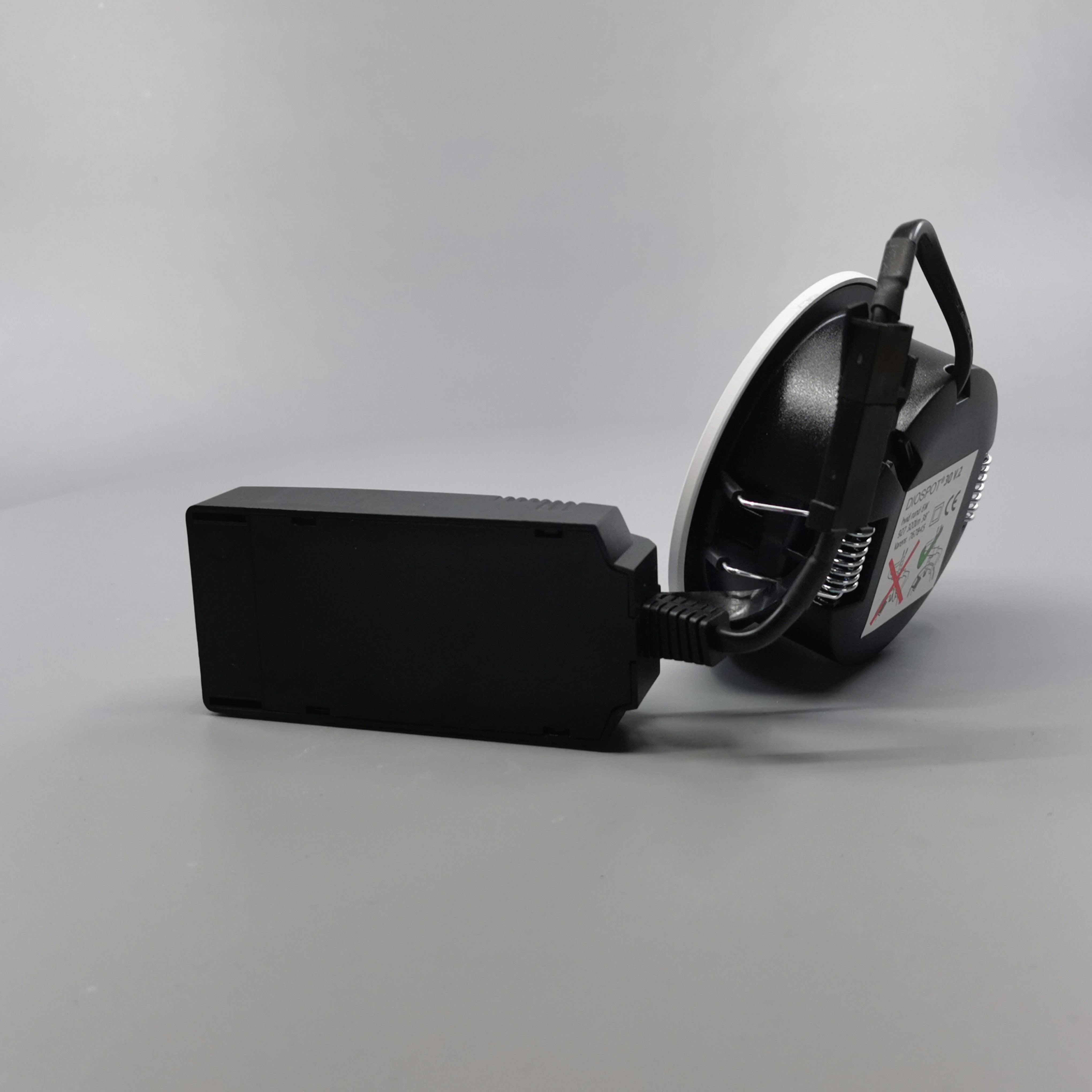 Diospot 30 V.2 6W 2700K 38° dæmpbar 32mm rund hvid