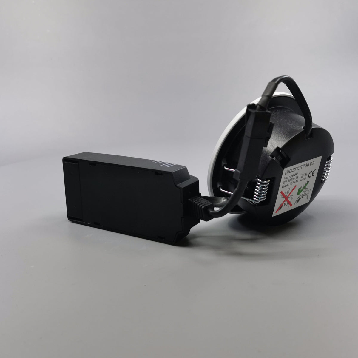 Diospot 30 V.2 6W 2700K 38° dæmpbar 32mm rund hvid (360° frame 12)