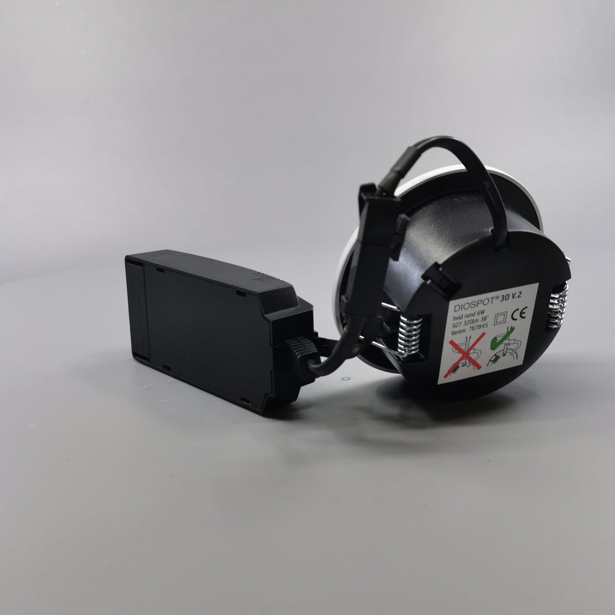 Diospot 30 V.2 6W 2700K 38° dæmpbar 32mm rund hvid (360° frame 13)