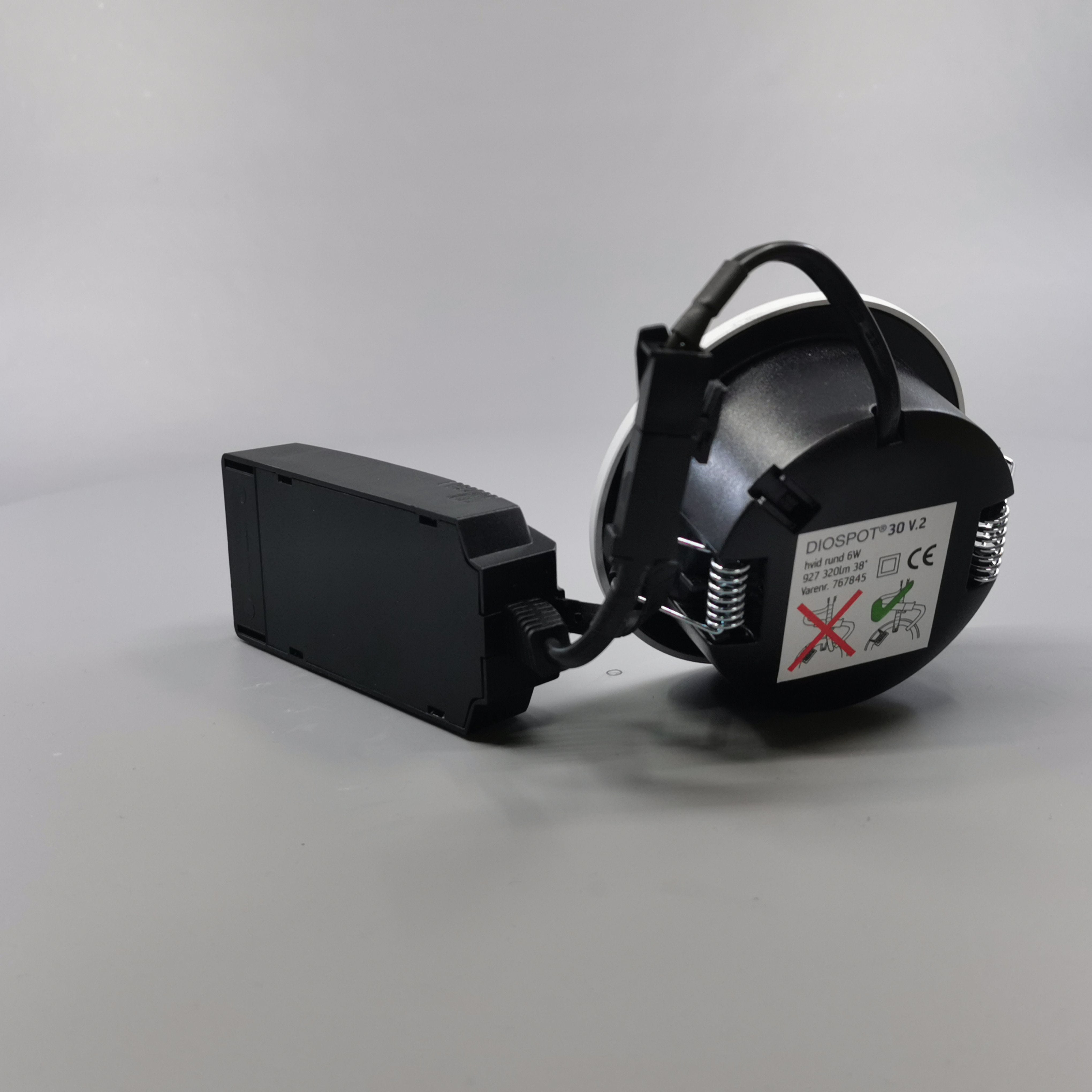 Diospot 30 V.2 6W 2700K 38° dæmpbar 32mm rund hvid