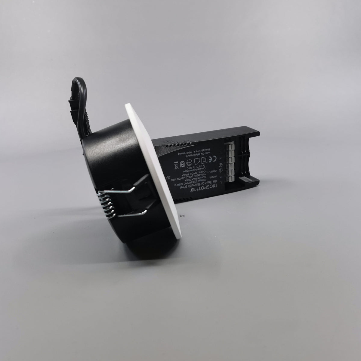 Diospot 30 V.2 6W 2700K 38° dæmpbar 32mm rund hvid (360° frame 20)