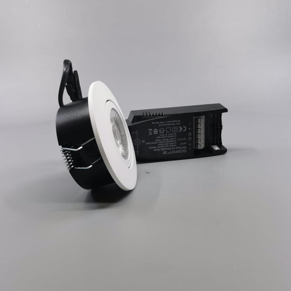 Diospot 30 V.2 6W 2700K 38° dæmpbar 32mm rund hvid (360° frame 21)