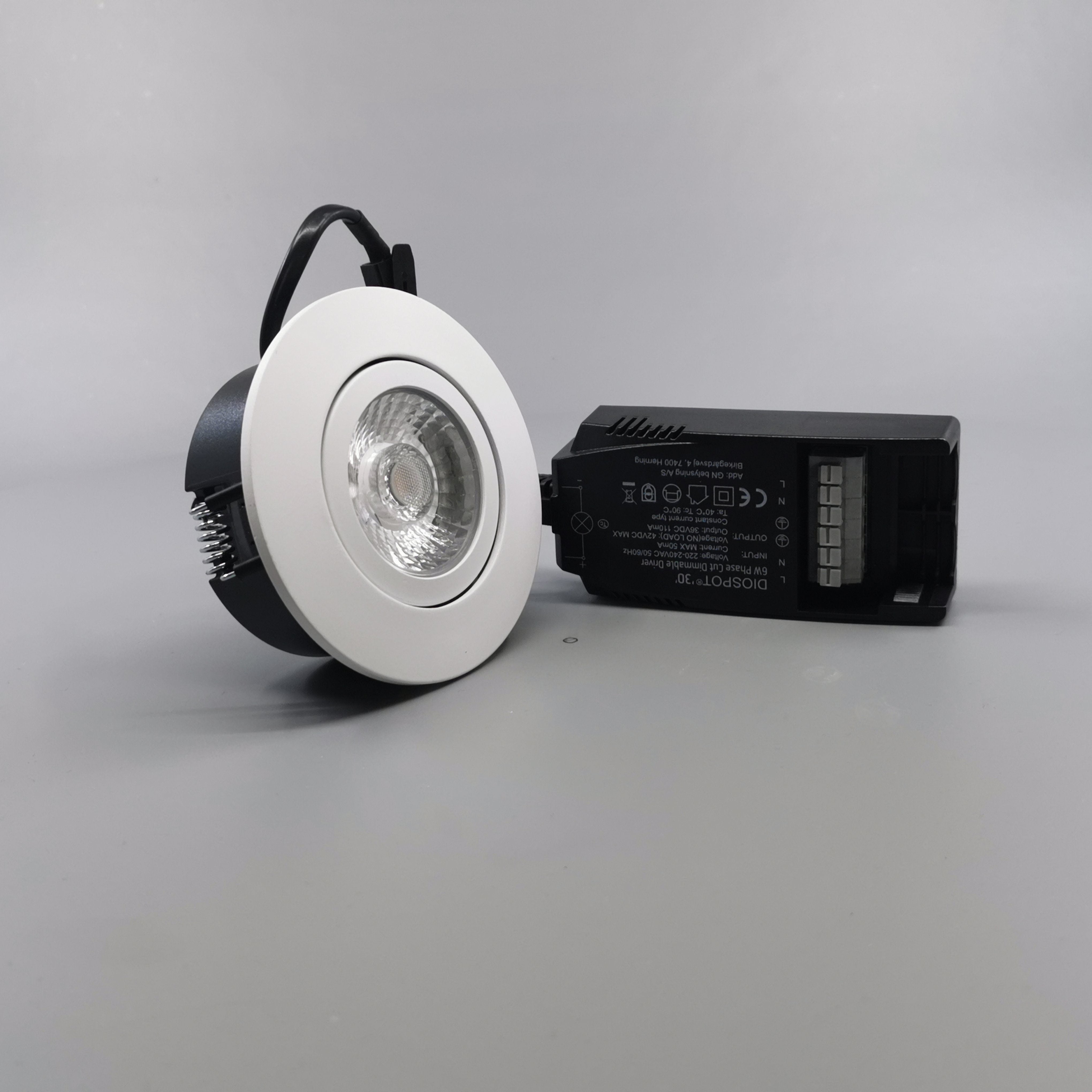 Diospot 30 V.2 6W 2700K 38° dæmpbar 32mm rund hvid