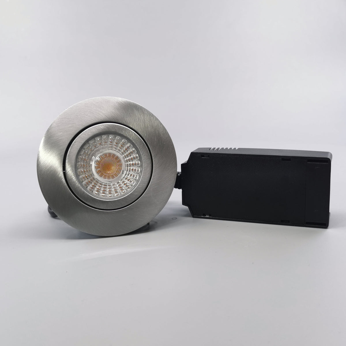 Diospot 30 V.2 6W 3000K 38° dæmpbar 32mm rund børstet
