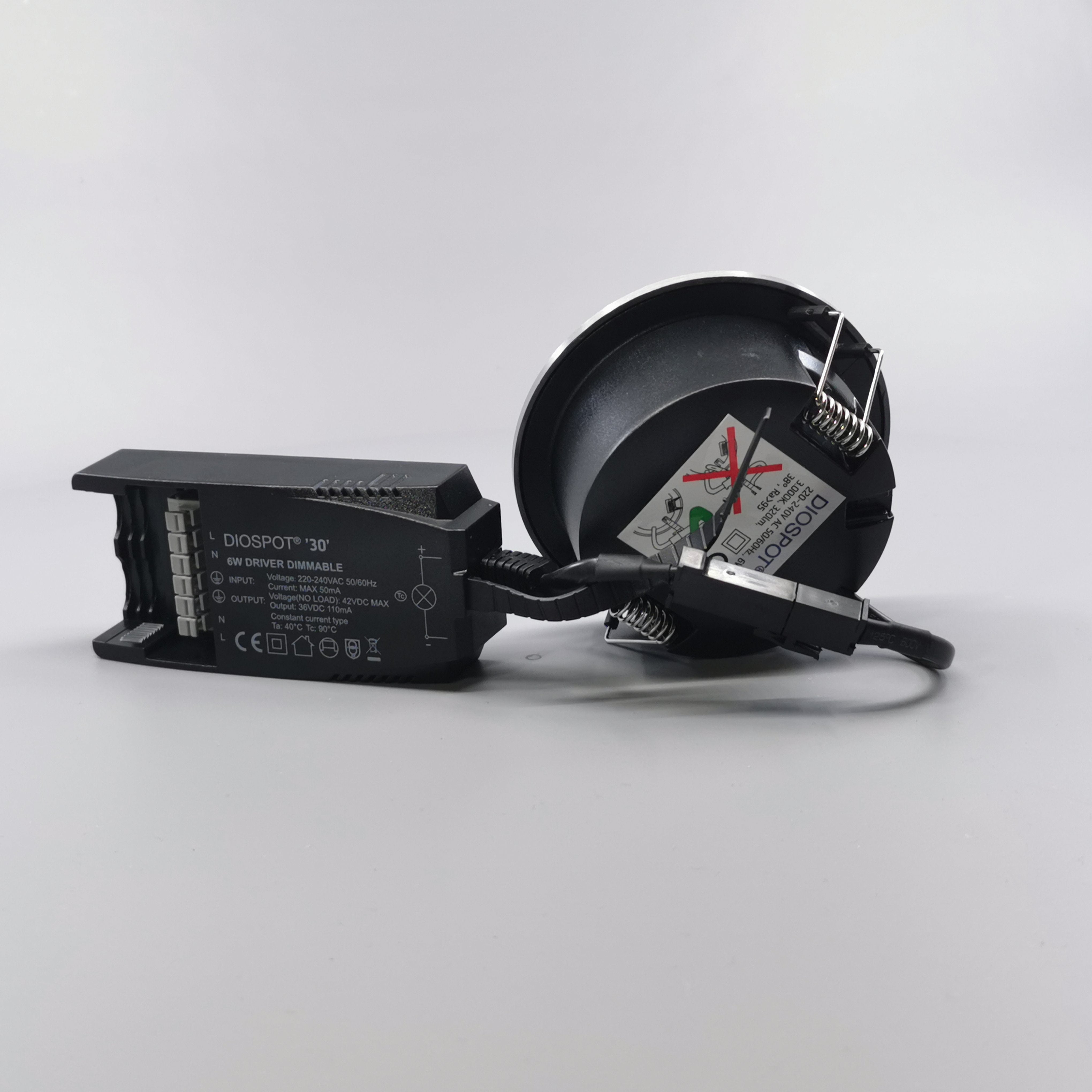 Diospot 30 V.2 6W 3000K 38° dæmpbar 32mm rund børstet