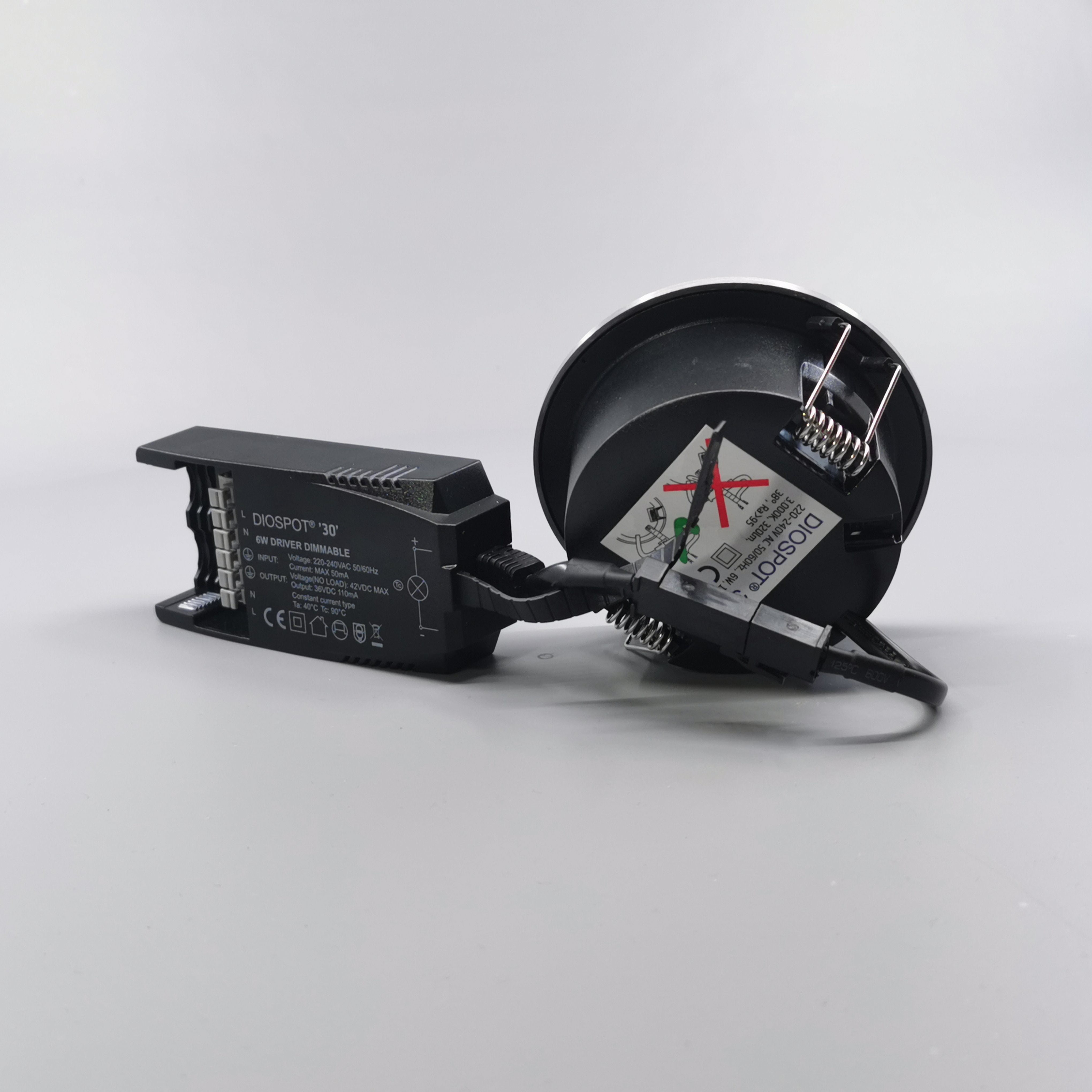 Diospot 30 V.2 6W 3000K 38° dæmpbar 32mm rund børstet