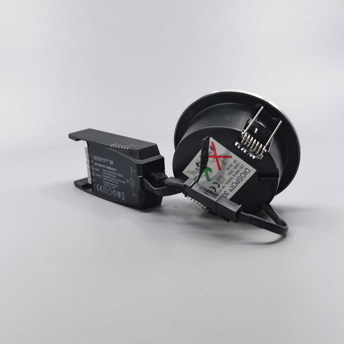 Diospot 30 V.2 6W 3000K 38° dæmpbar 32mm rund børstet (360° frame 15)