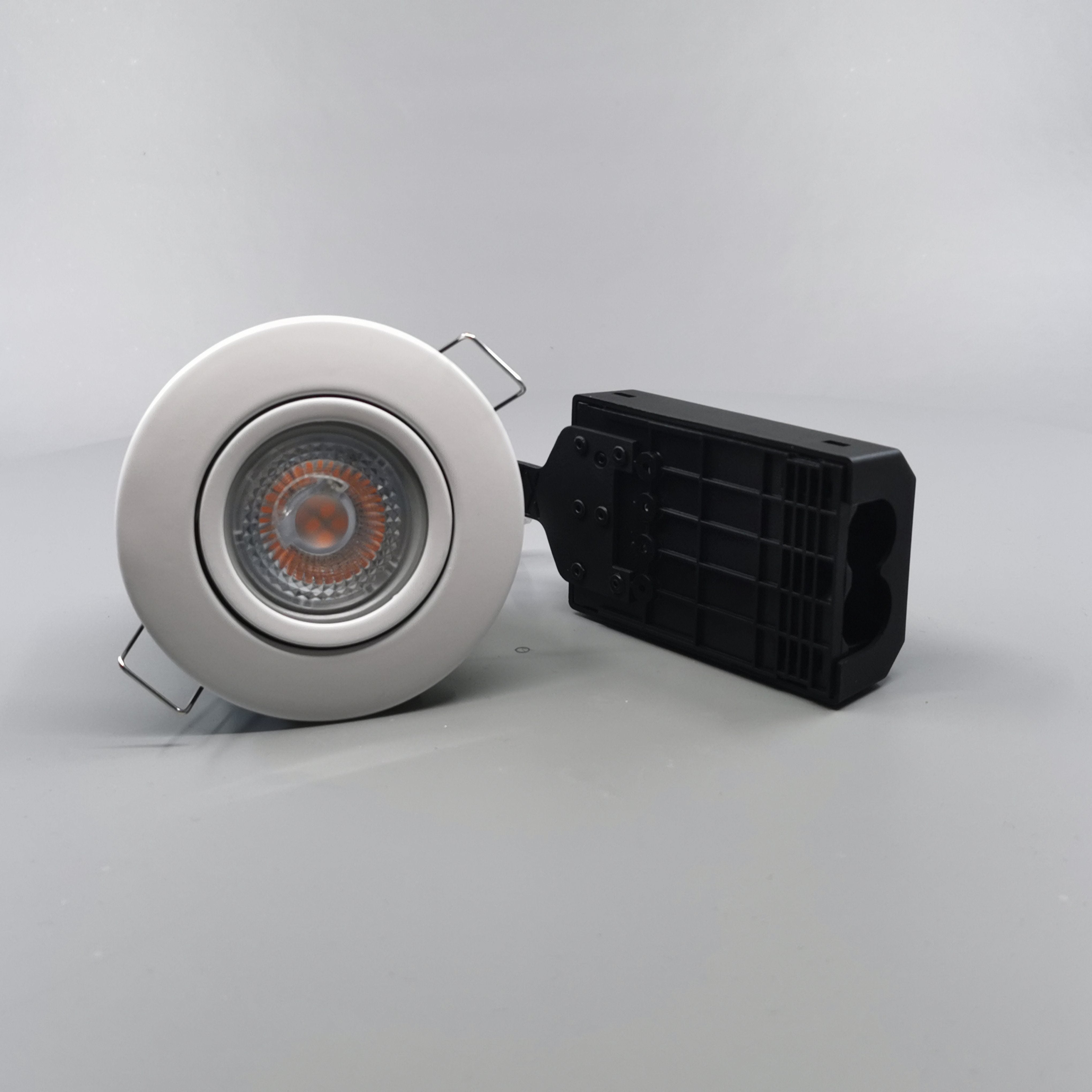 Pro Uni Install LED spot m. 5W dæmpbar pære 2700K - mat hvid