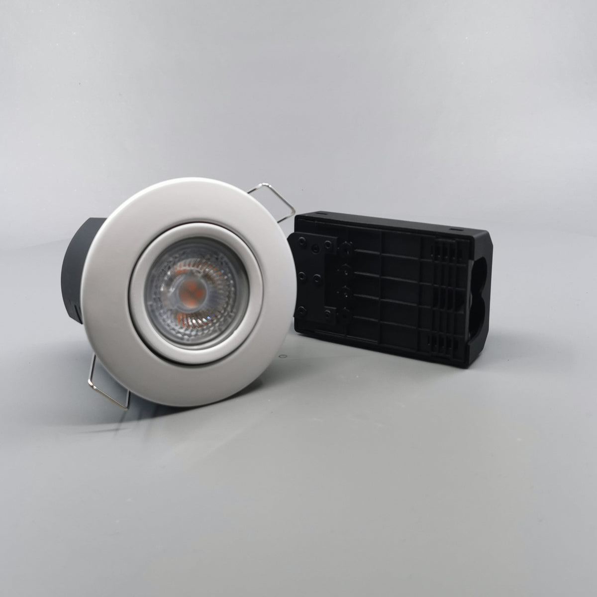 Pro Uni Install LED spot m. 5W dæmpbar pære 2700K - mat hvid (360° frame 24)