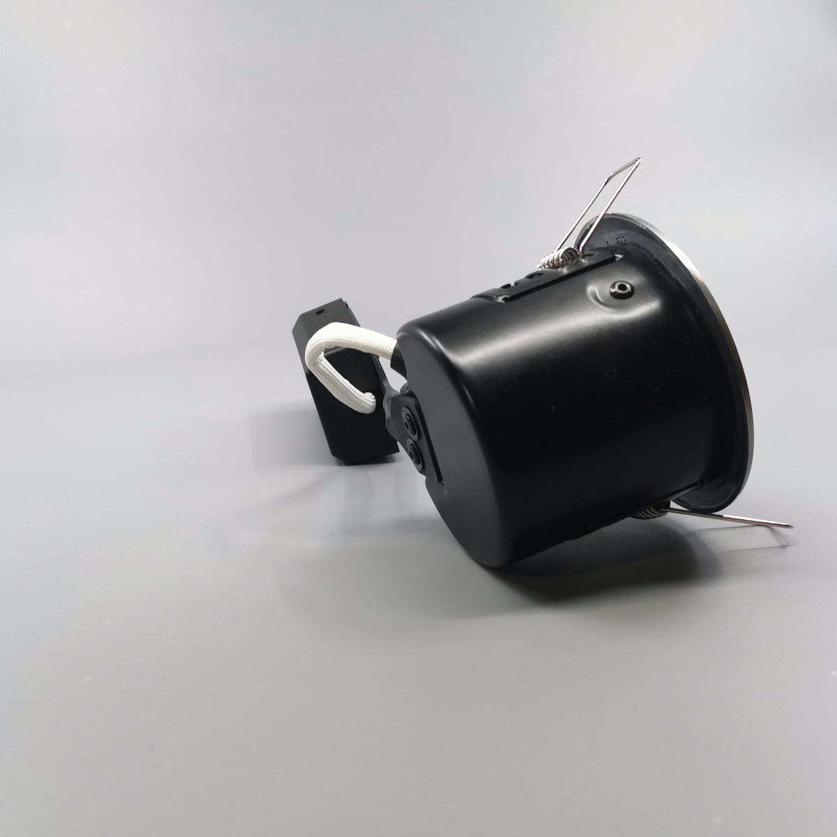 LED spot 5W dæmpbar flimmerfri 2700K 430Lm - Rund, børstet (360° frame 18)