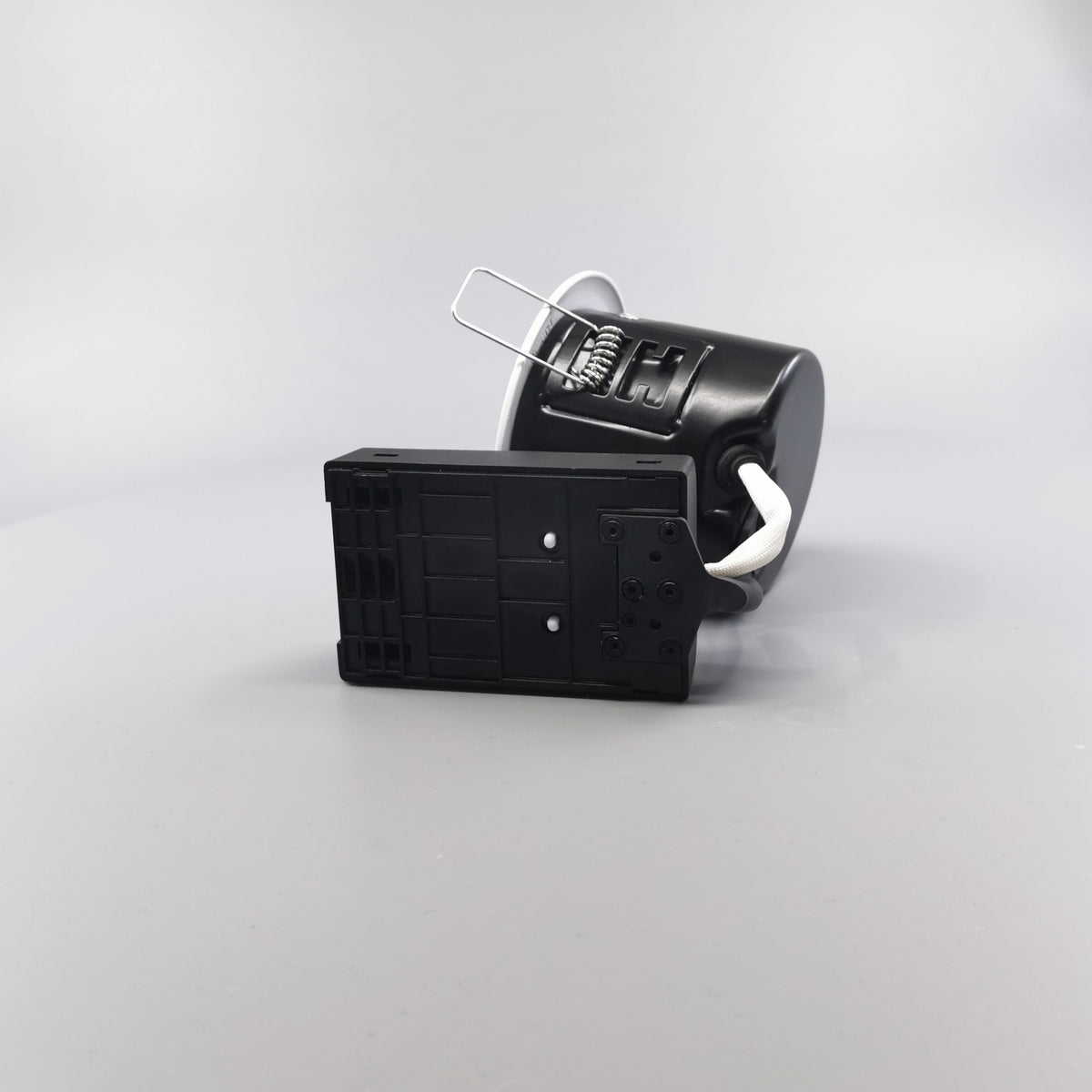 LED spot 5W dæmpbar flimmerfri 3000K 450Lm - Rund, mat hvid (360° frame 9)