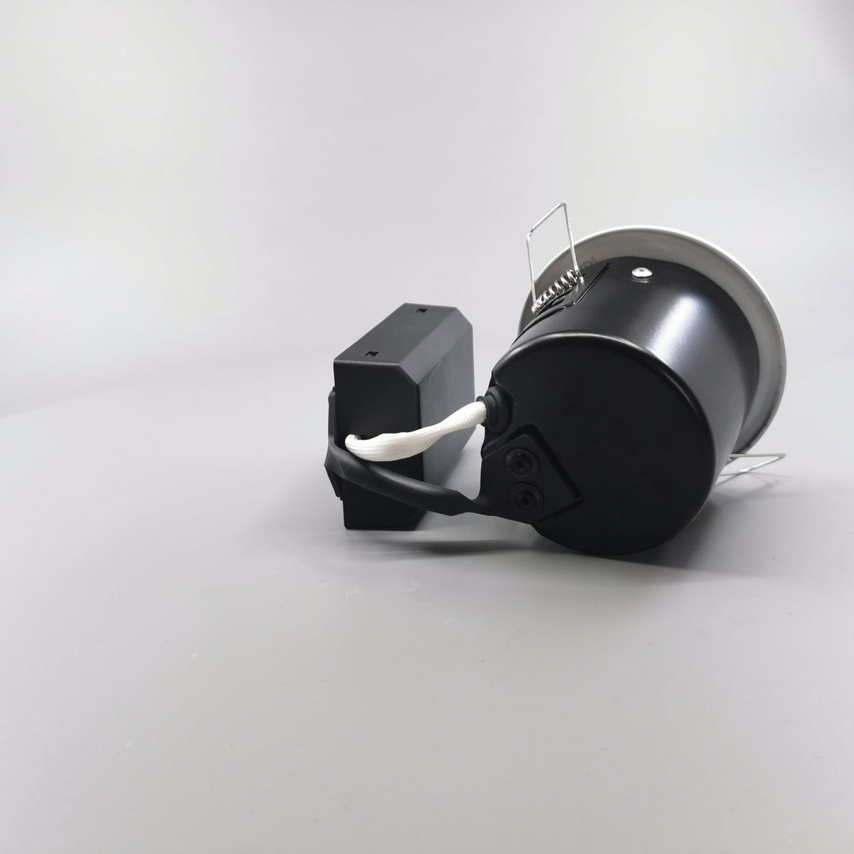 LED spot 5W dæmpbar flimmerfri 3000K 450Lm - Rund, mat hvid (360° frame 15)