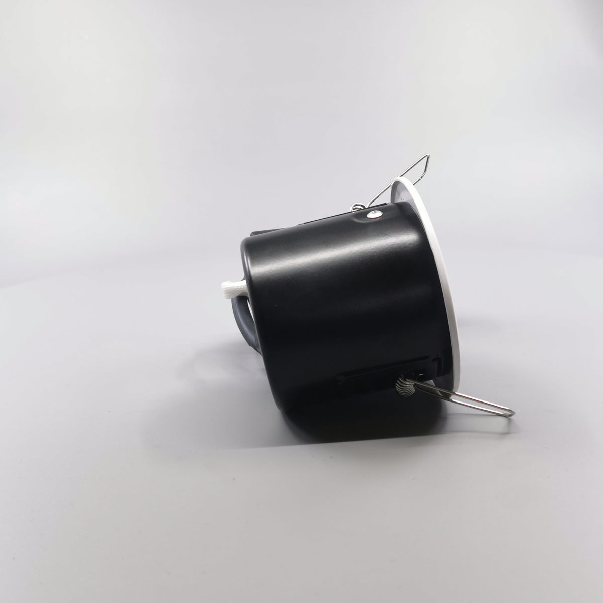 LED spot 5W dæmpbar flimmerfri 3000K 450Lm - Rund, mat hvid (360° frame 19)
