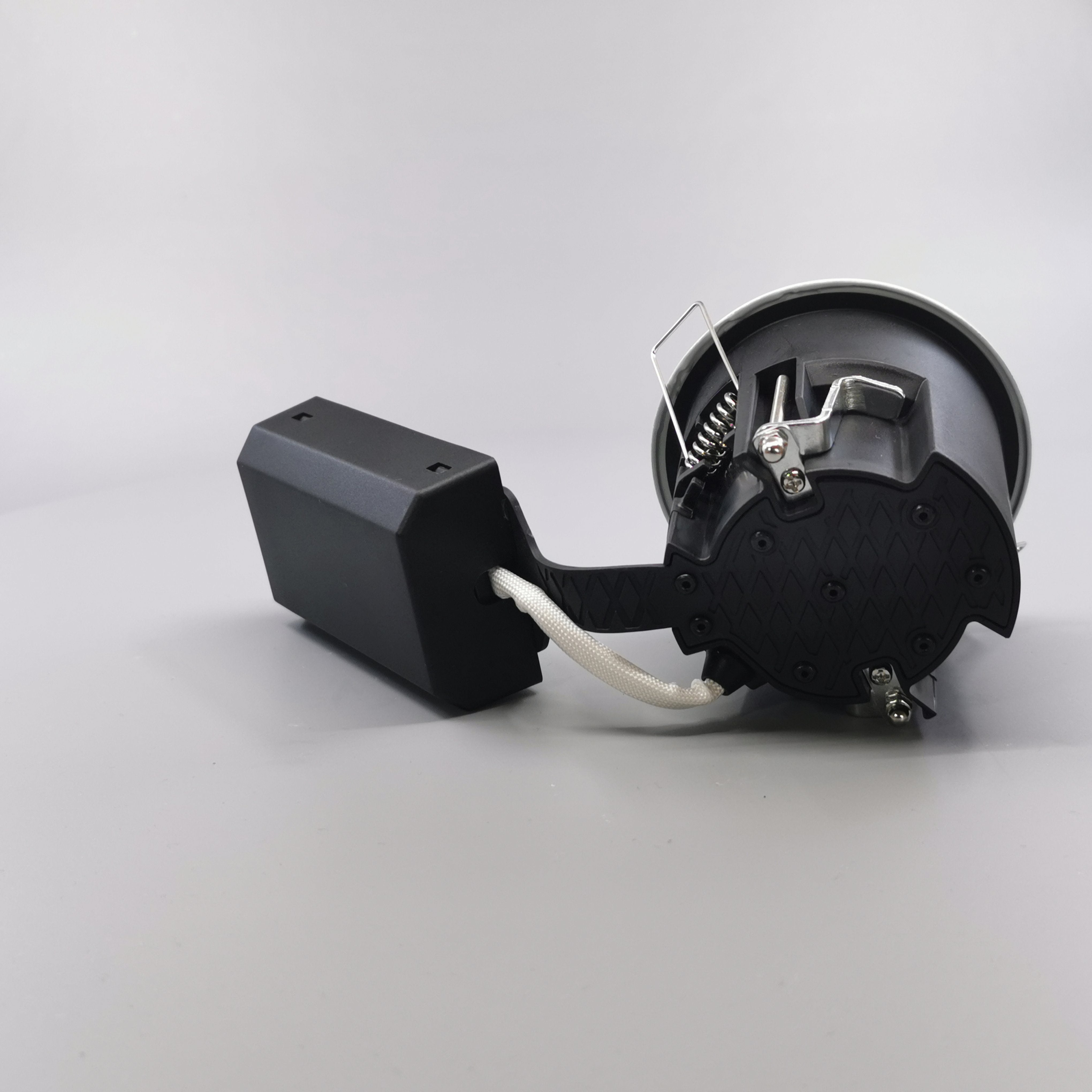 Pro Uni Install m. GU10 fatning - Rund, hvid