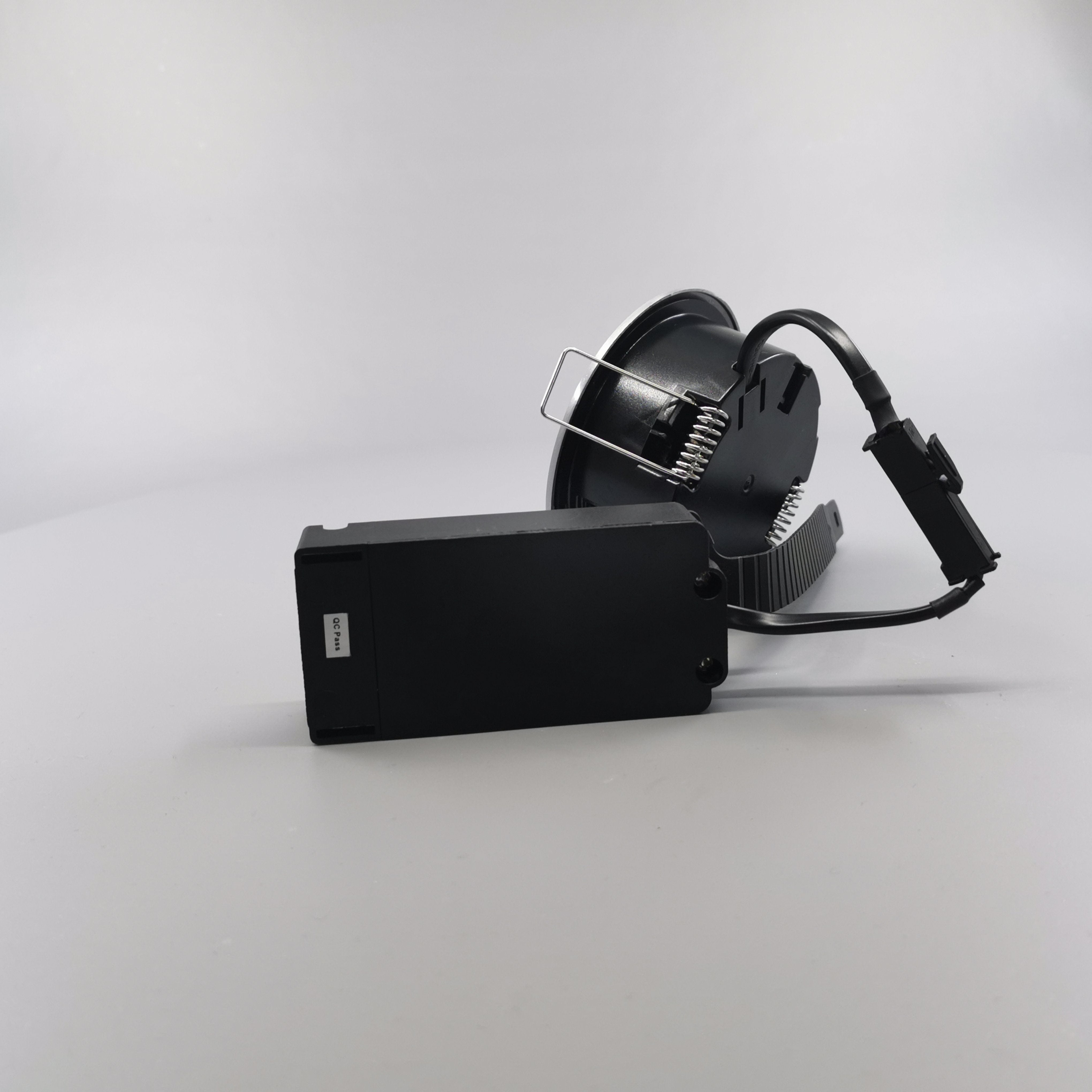 LED spot 6W 35° børstet 3000K 33mm. - Type: 3512