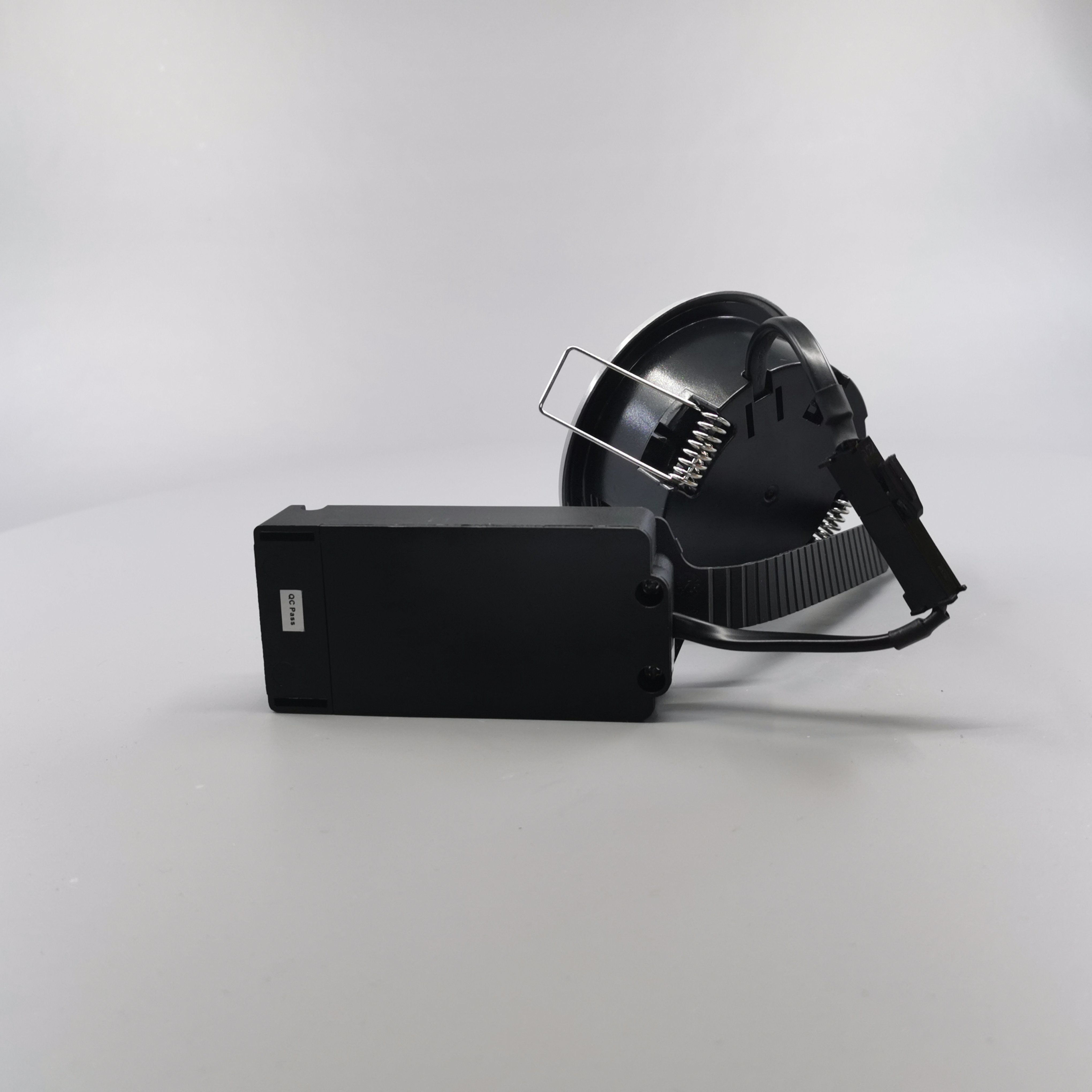 LED spot 6W 35° børstet 3000K 33mm. - Type: 3512