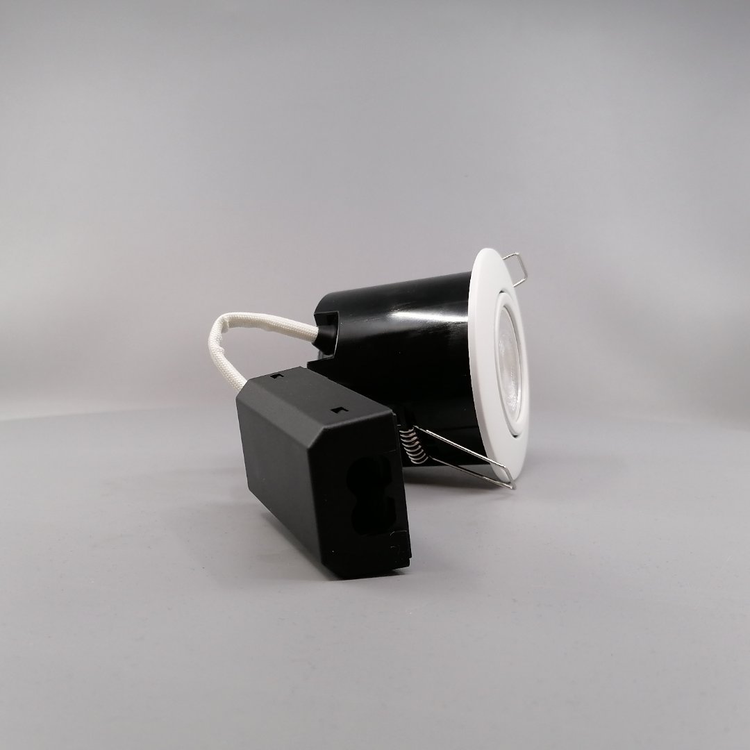 RGBW 5W Pro indbygningsspot m dæmpning, farveskift og WI-FI